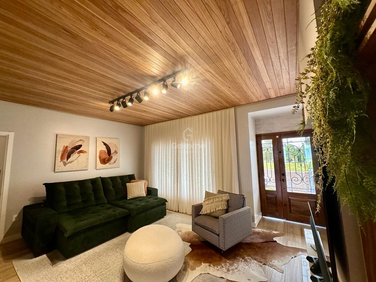 Linda casa em Condomínio Fechado