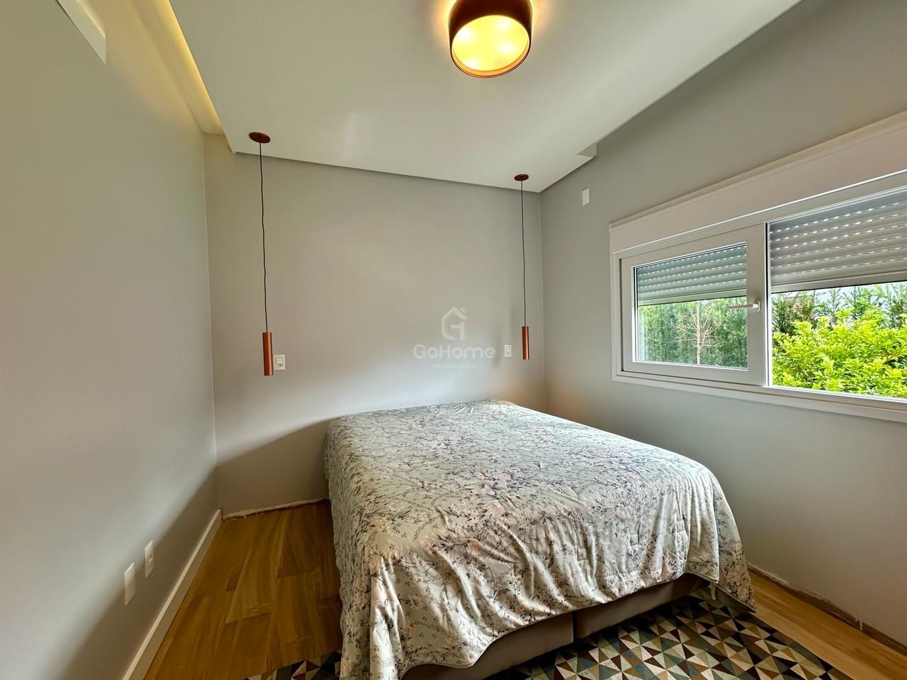 Linda casa em Condomínio Fechado