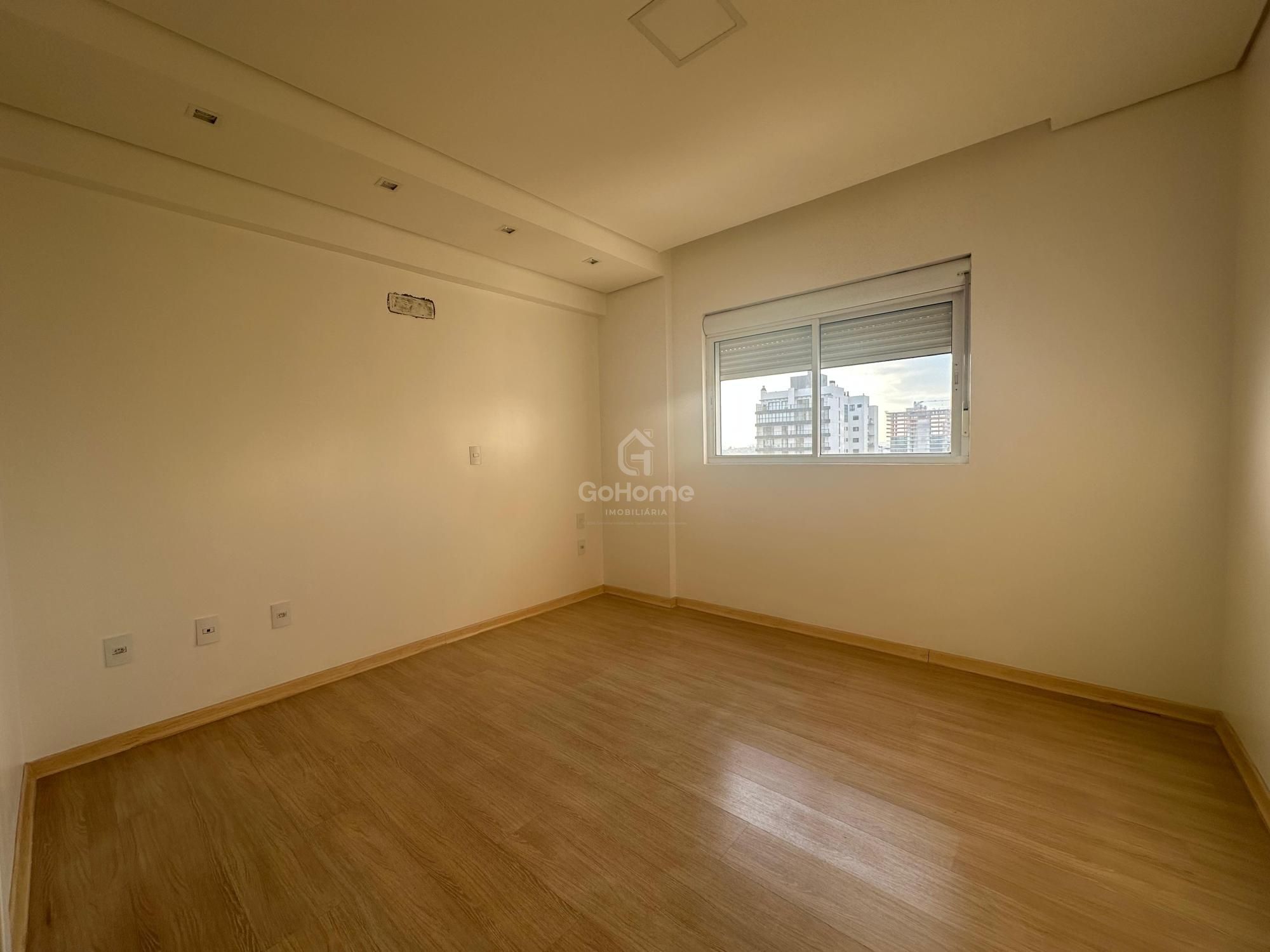 Apartamento Semimobiliado com 3 Suítes