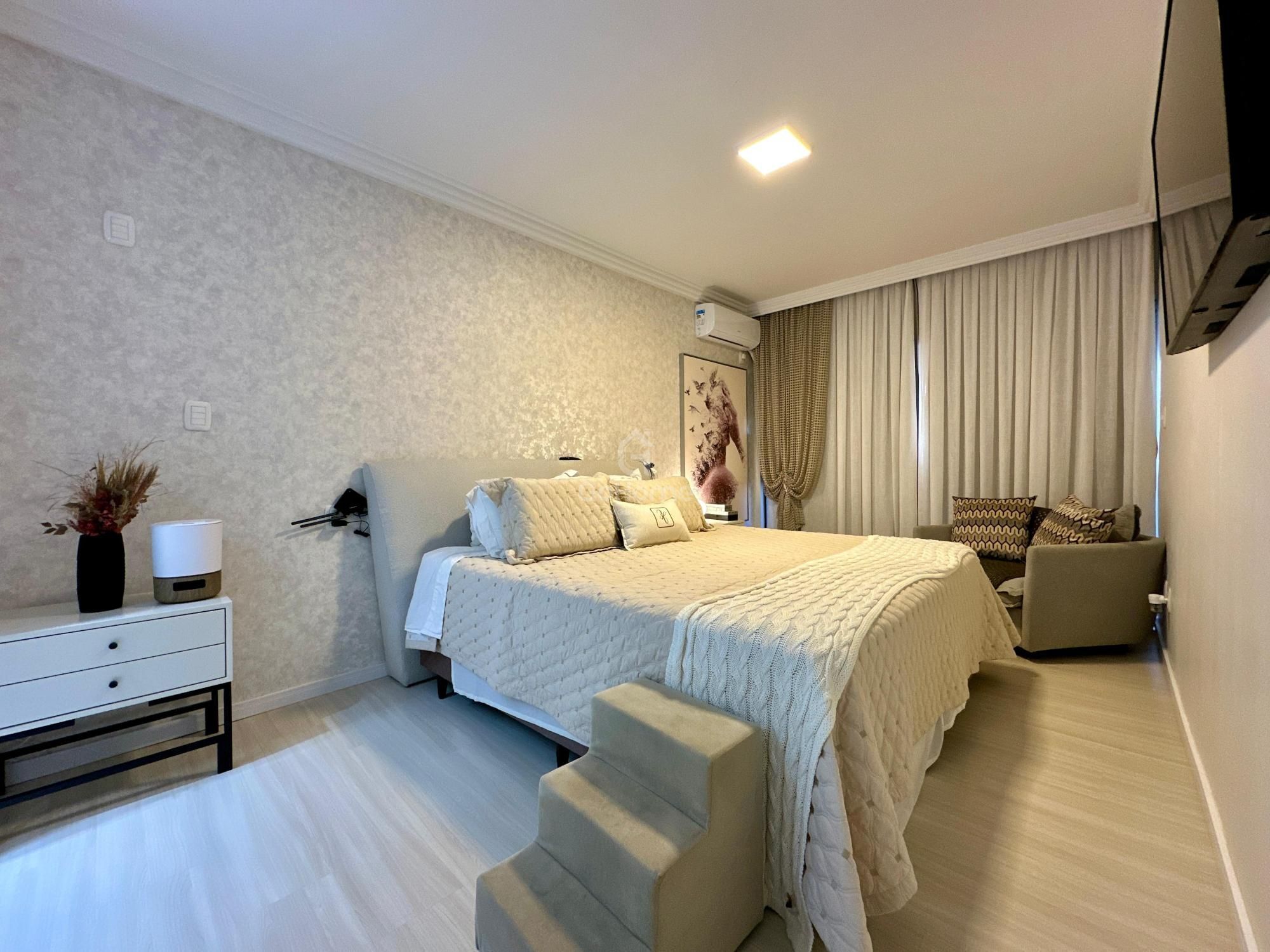 Apartamento Mobiliado à Venda