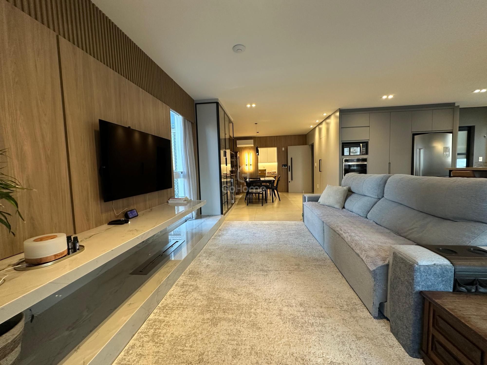 Apartamento Semimobiliado à Venda no Centro