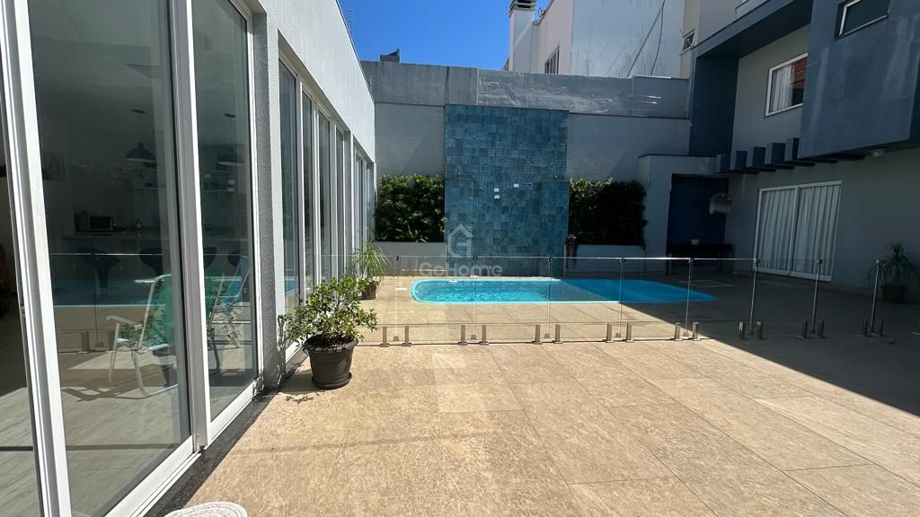 3627 – Casa com piscina no Jardim Europa- 270m² privativos