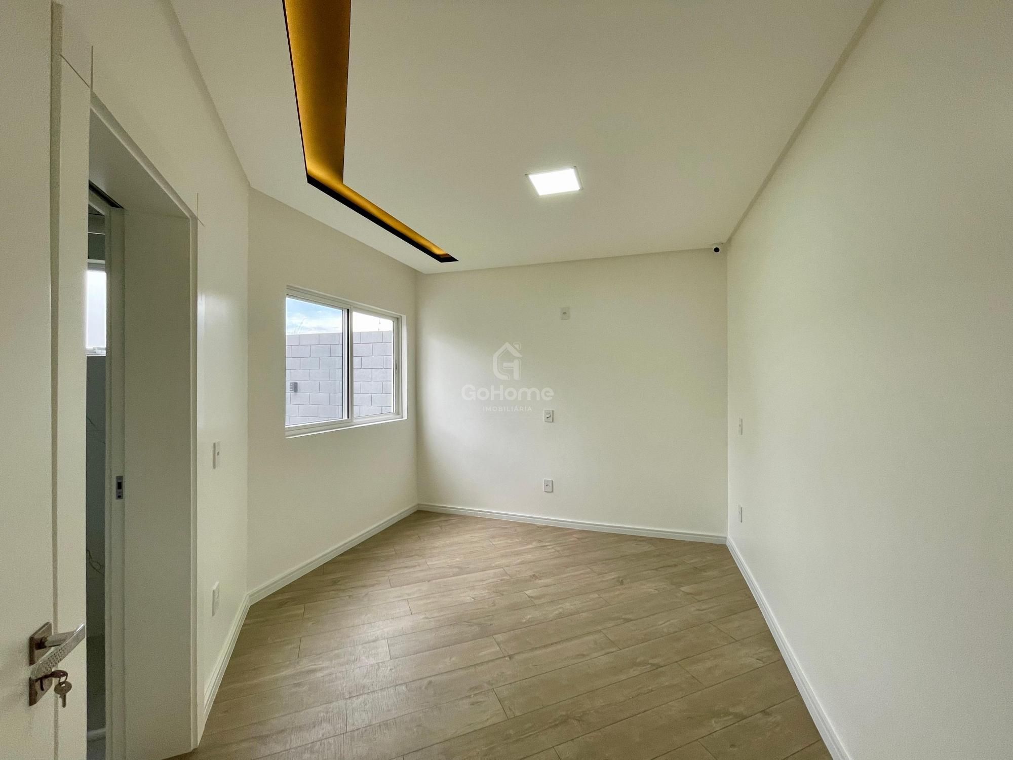 Belíssima Casa com Duas Suítes e Piscina