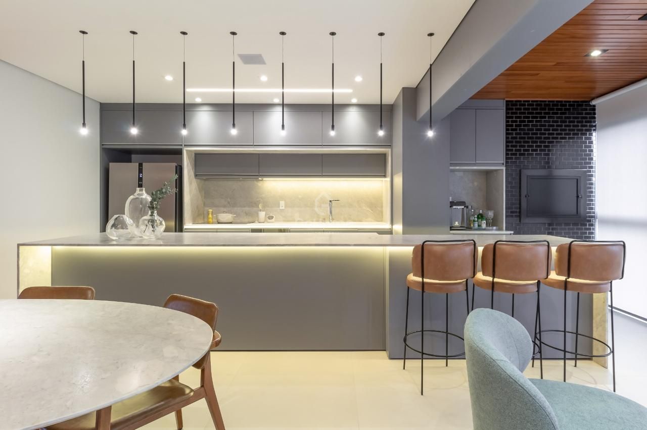 Apartamento três suítes mobiliado