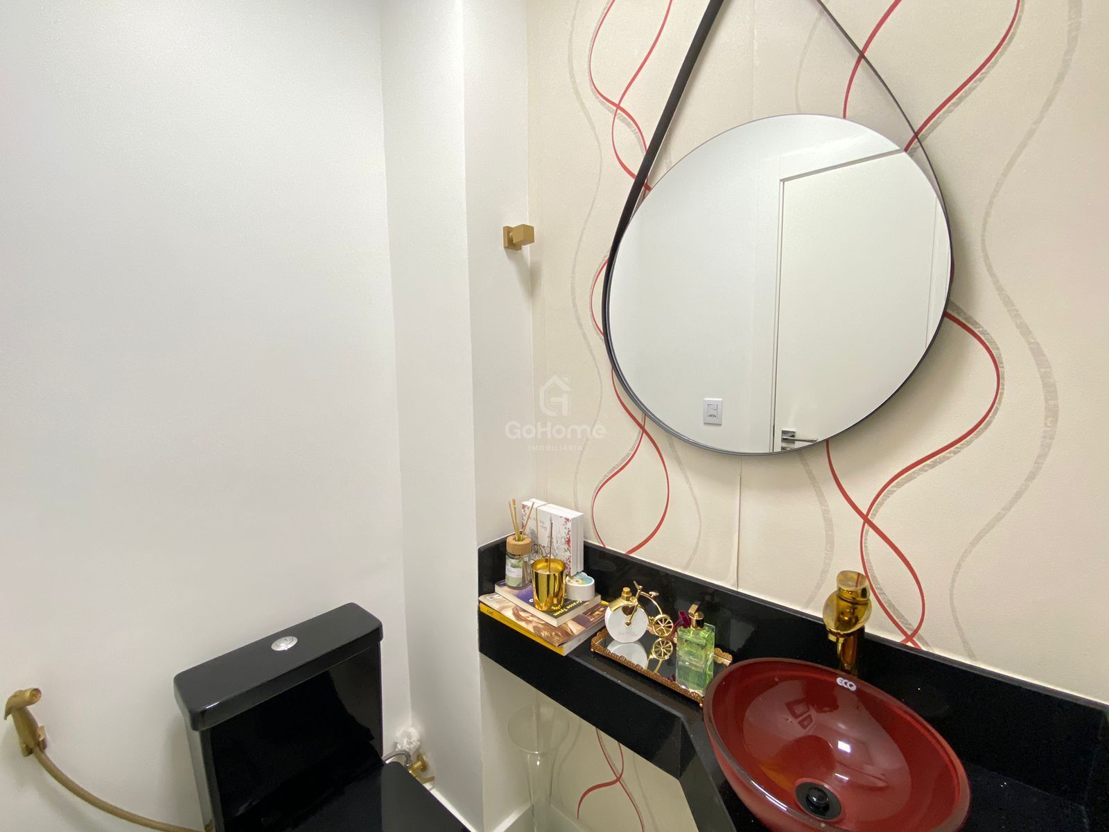 3343 – Apartamento semimobiliado 3 quartos 3 suítes 2 vagas Centro