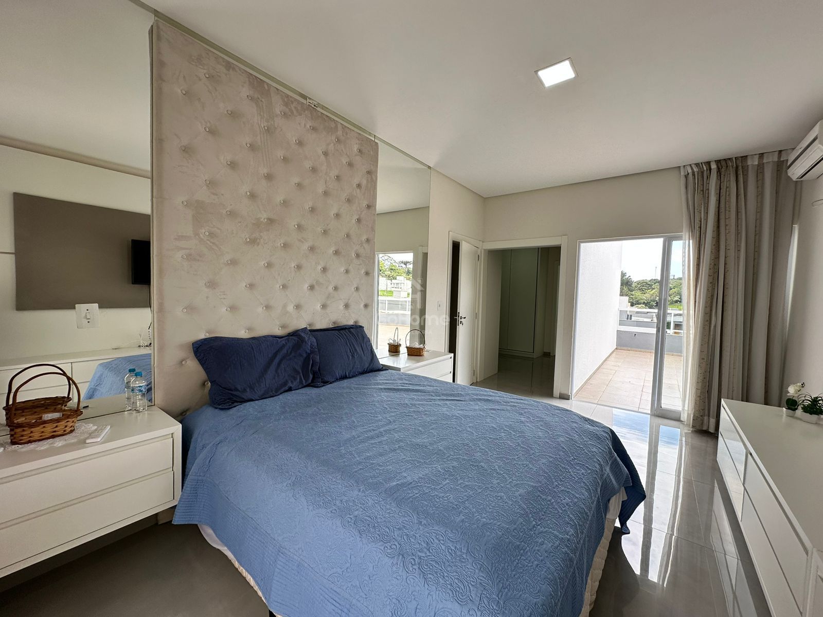 Casa com piscina no Bairro Jardins Lunardi
