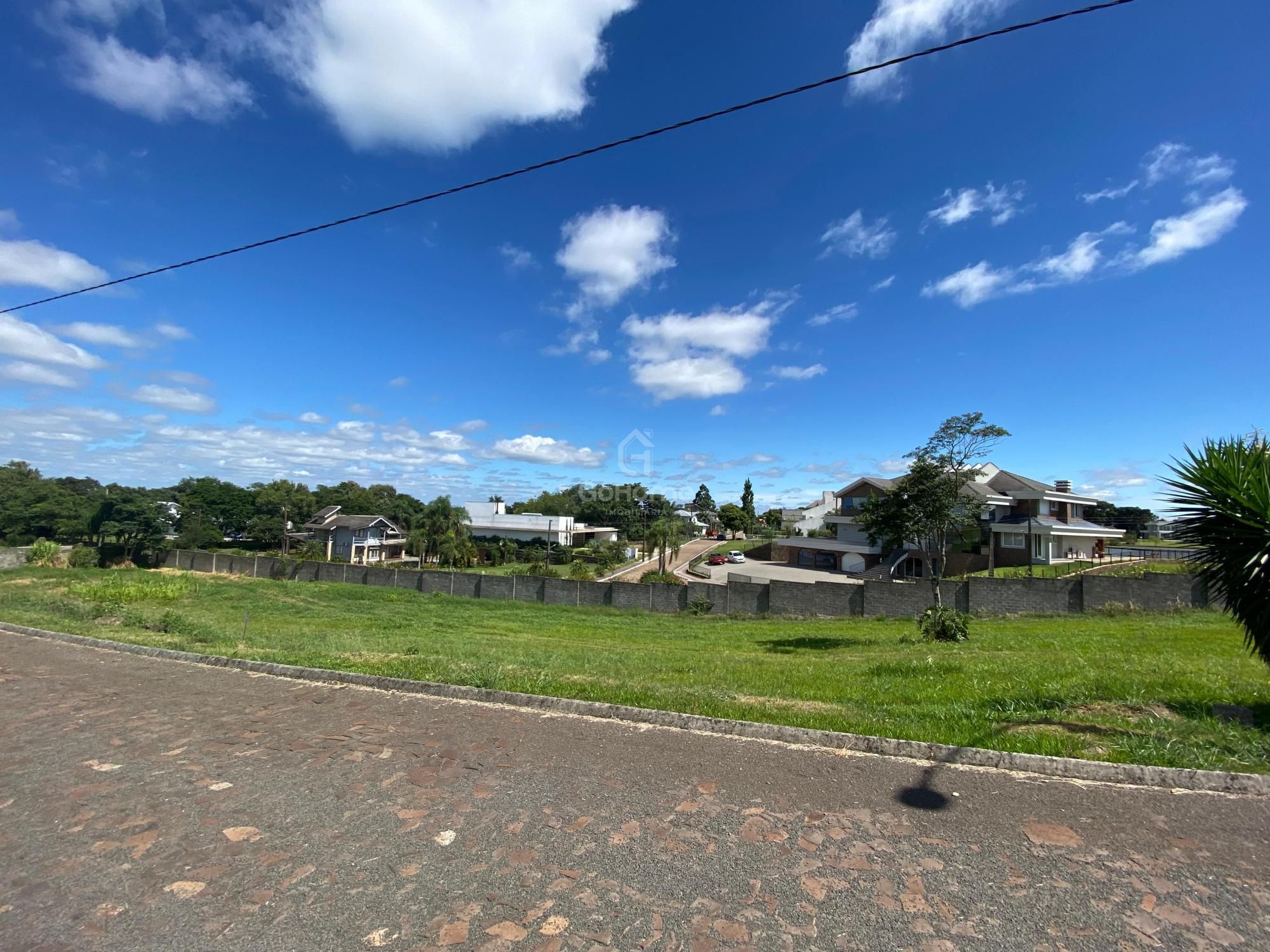 Terreno em condomínio fechado