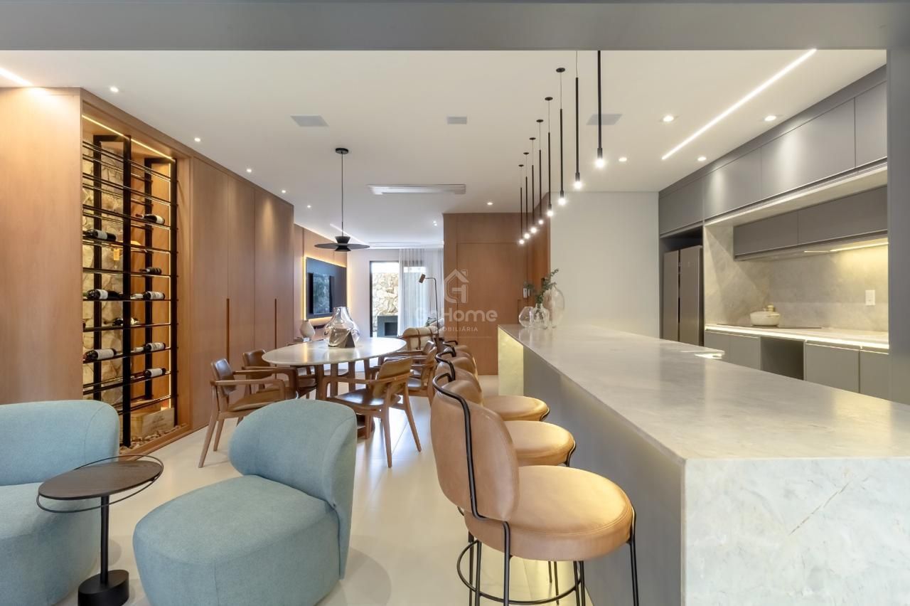 Apartamento três suítes mobiliado