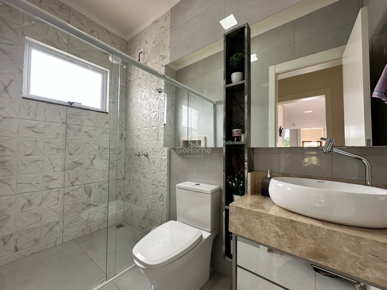 Casa com piscina no Bairro Jardins Lunardi