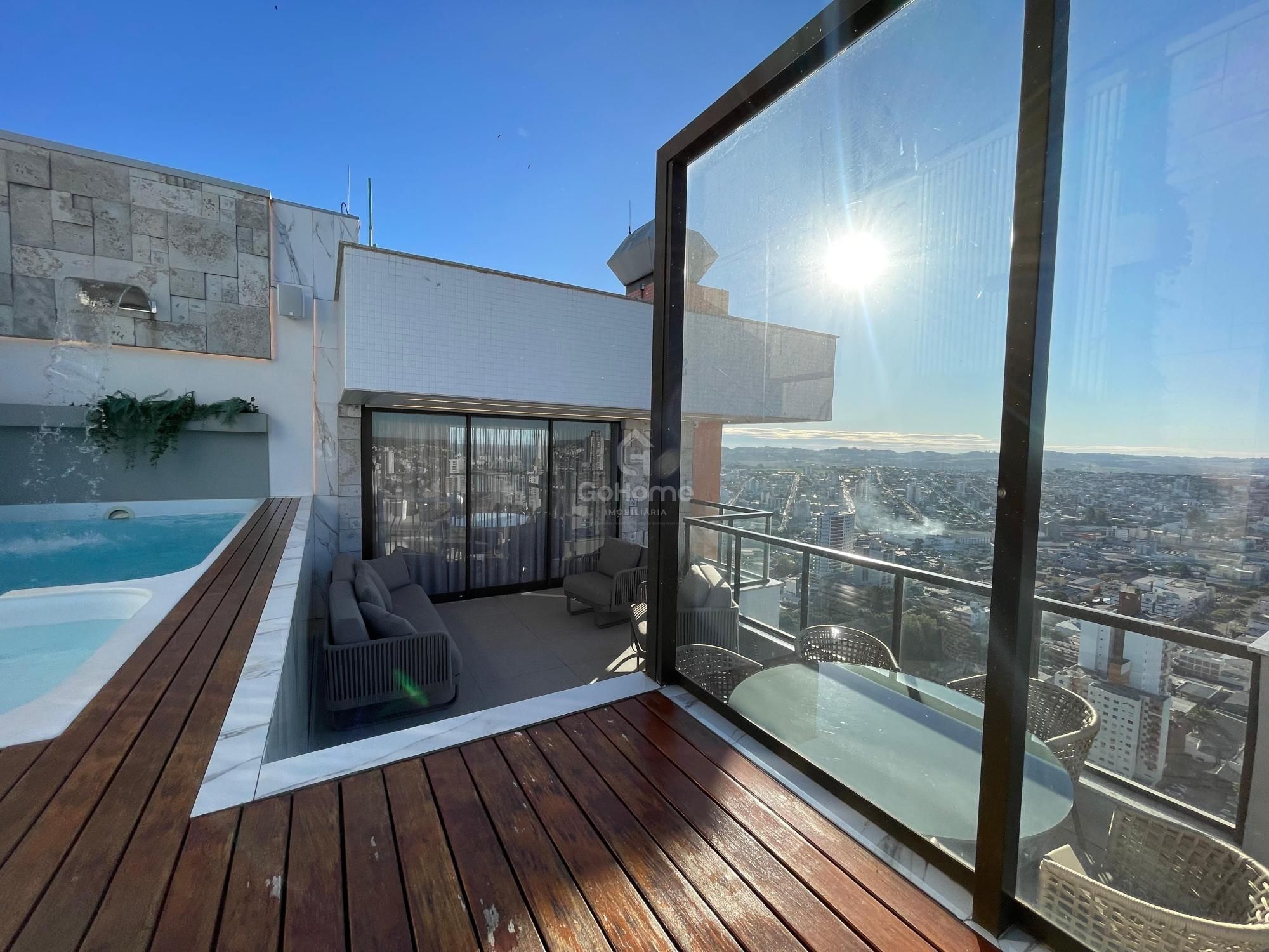 Cobertura mobiliada com piscina