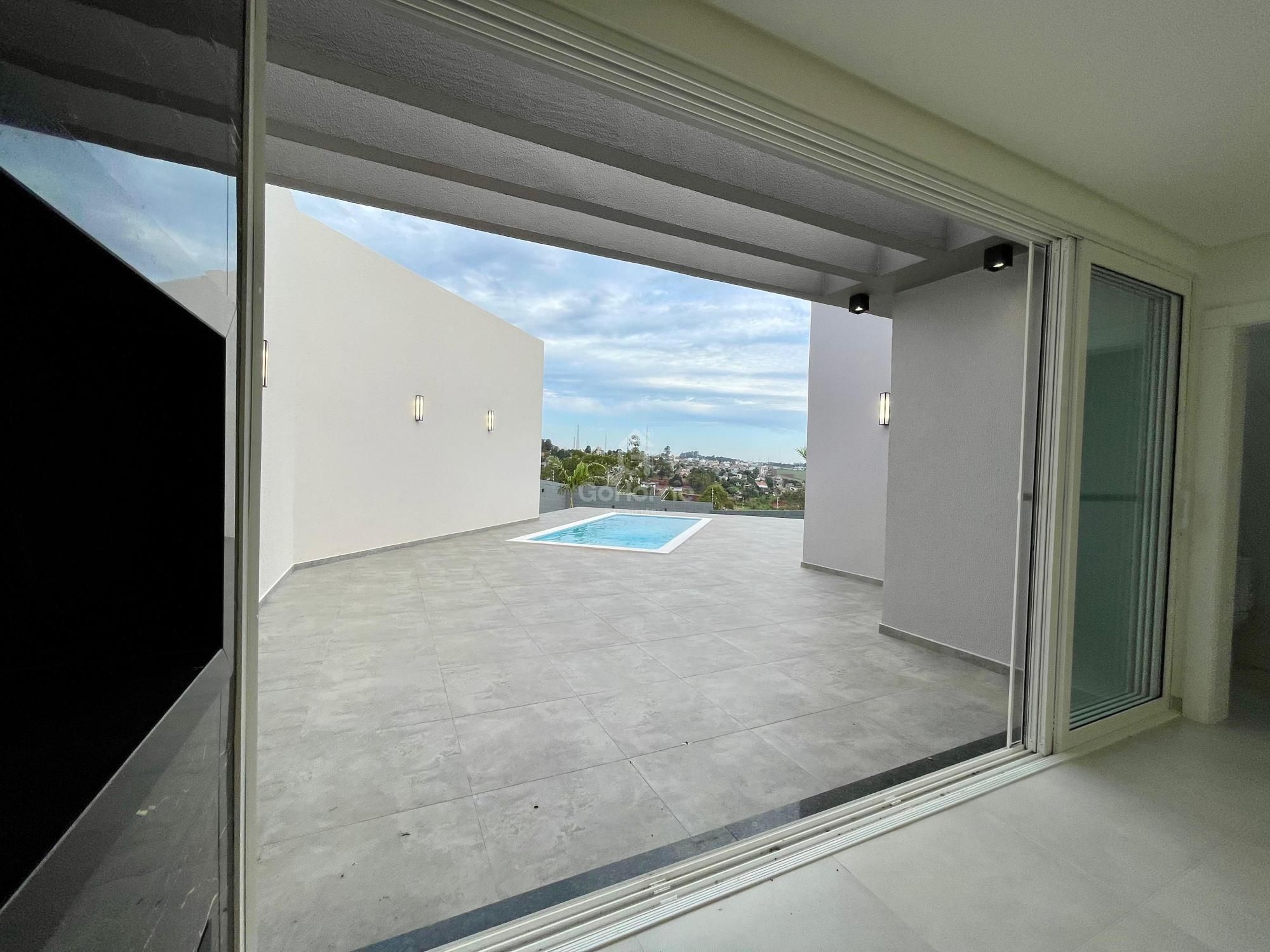 Belíssima Casa com Duas Suítes e Piscina