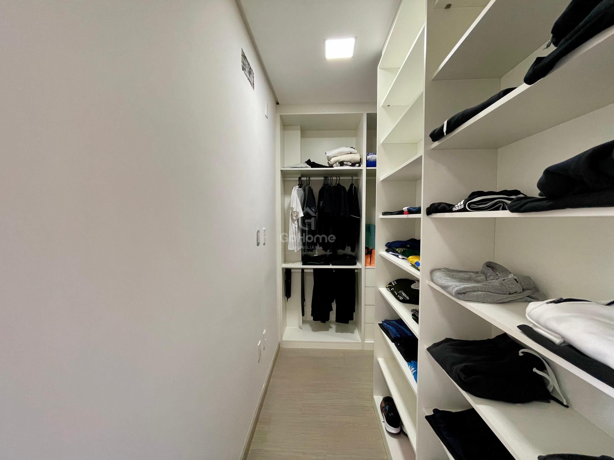 Casa à Venda com 3 suítes