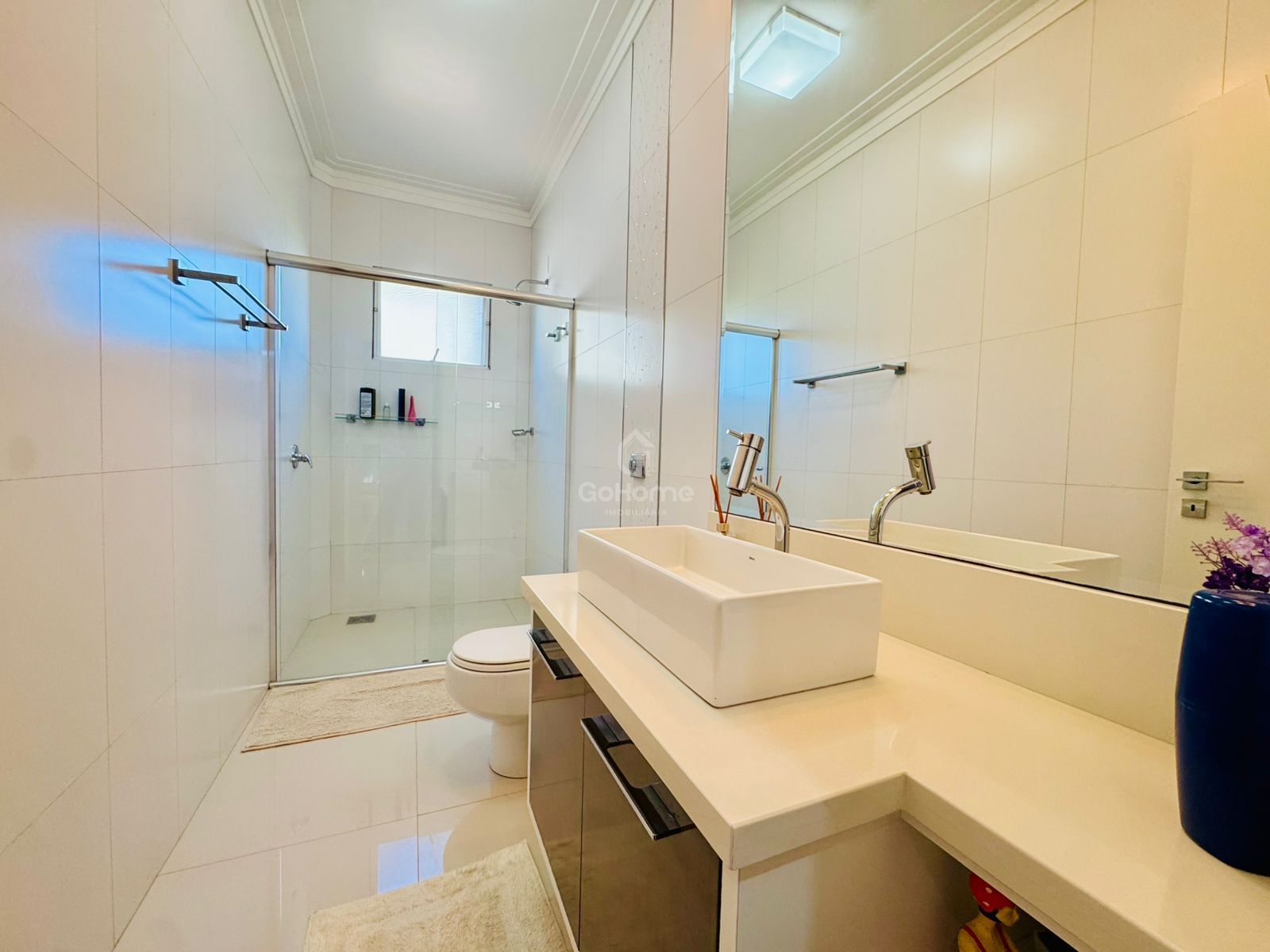 Casa em Condomínio Fechado Semimobiliada