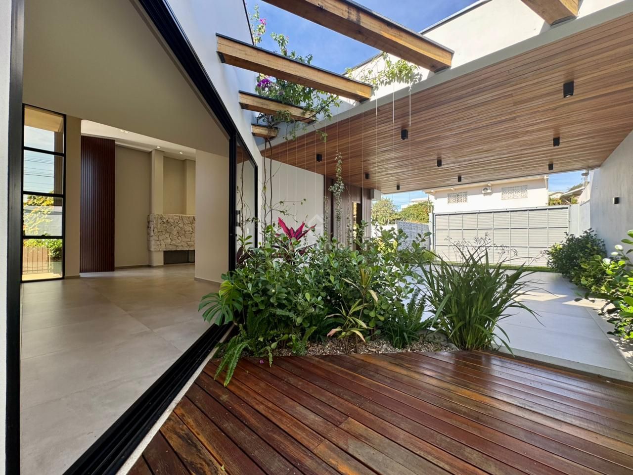 Casa Nova à Venda