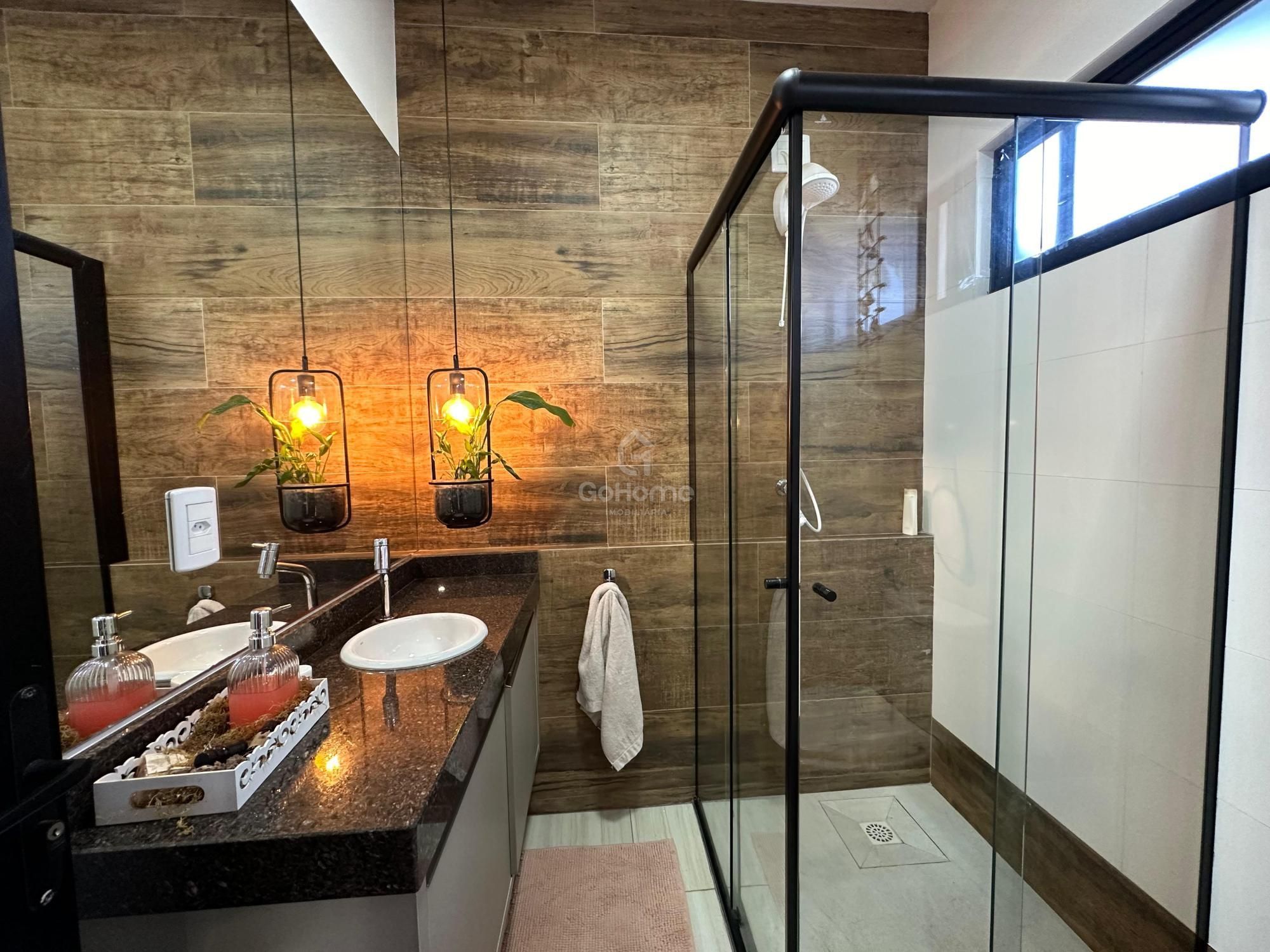 Casa Com 4 Dormitórios e Piscina