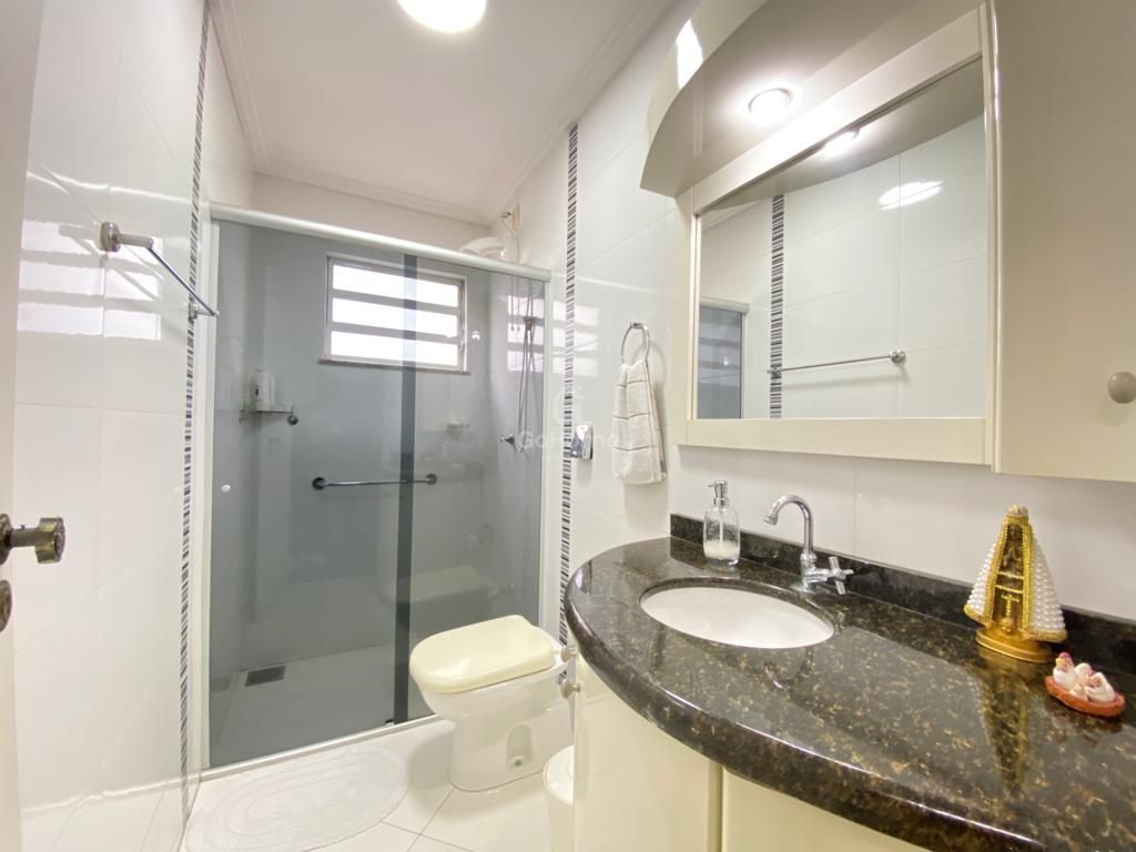 3603 – Casa no Centro de Chapecó: 3 Quartos com Suíte e 2 Vagas
