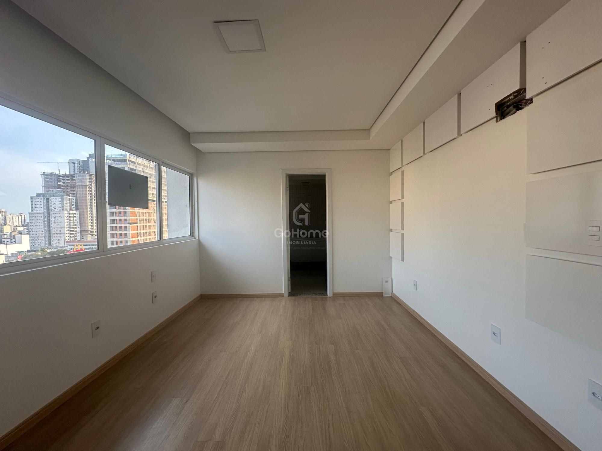 Apartamento Semimobiliado com 3 Suítes