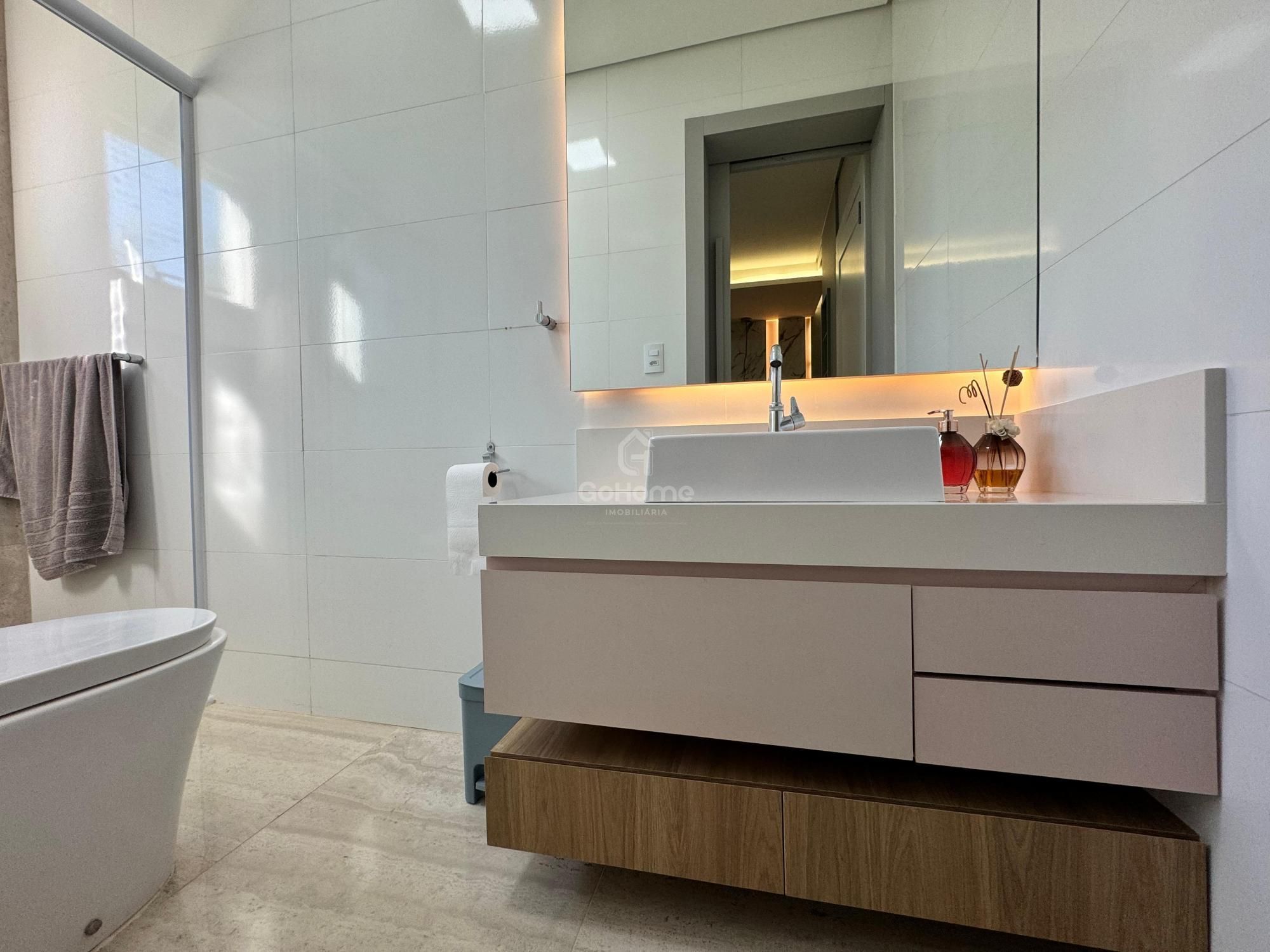 3801 – Casa semimobiliada com 2 Suítes, em Condomínio Fechado