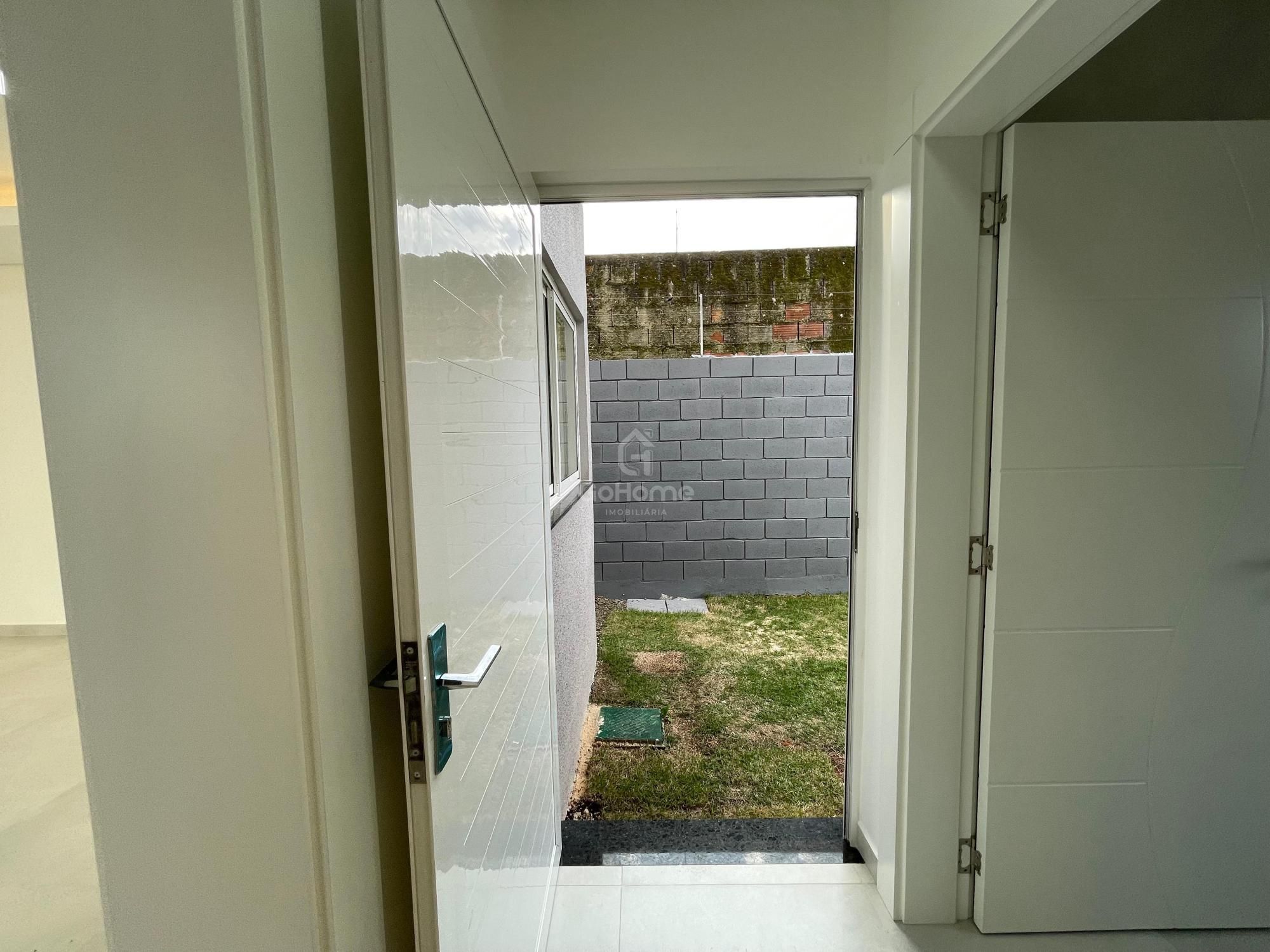 Belíssima Casa com Duas Suítes e Piscina