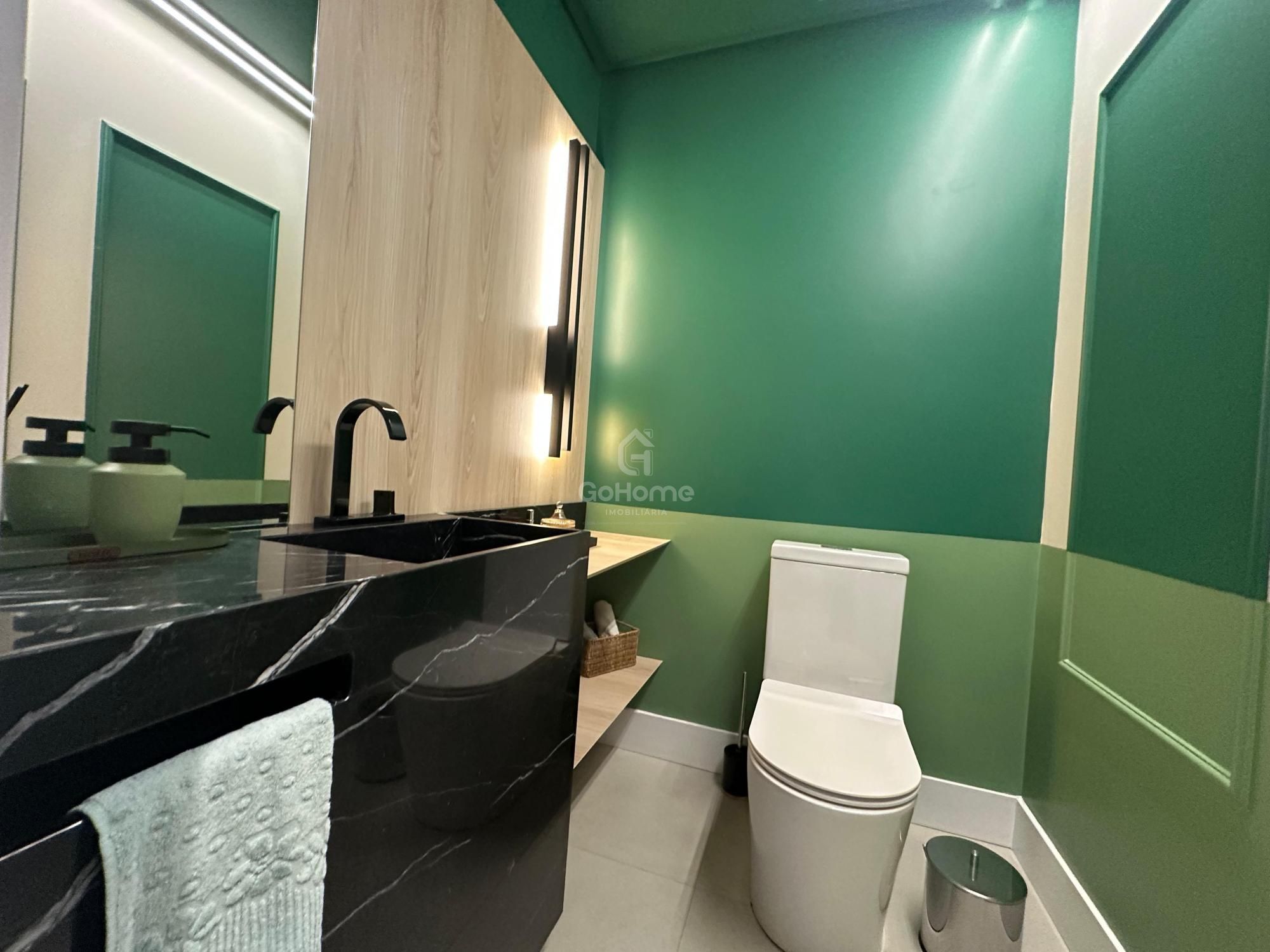 Apartamento Semimobiliado à Venda no Centro