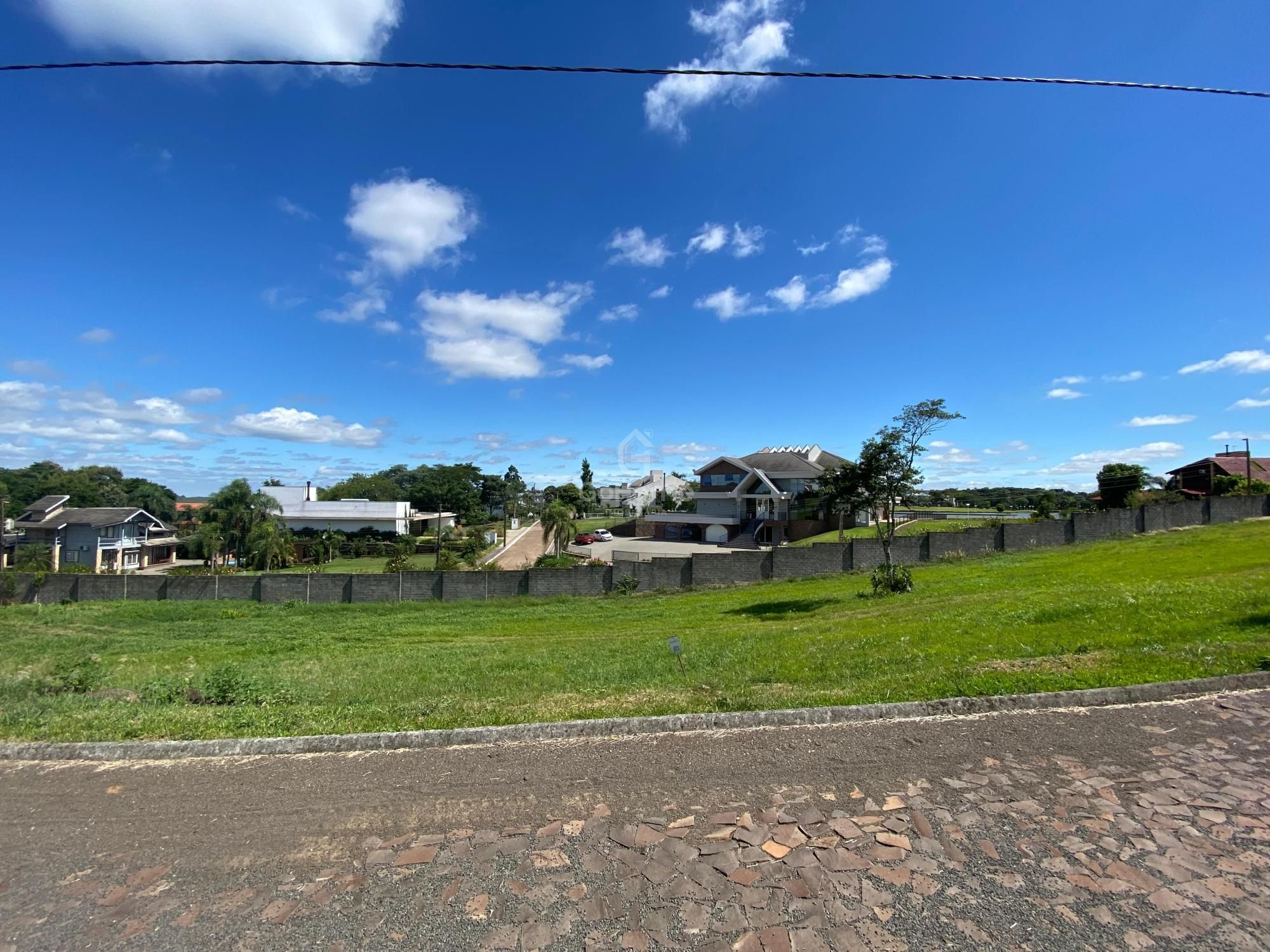 Terreno em condomínio fechado