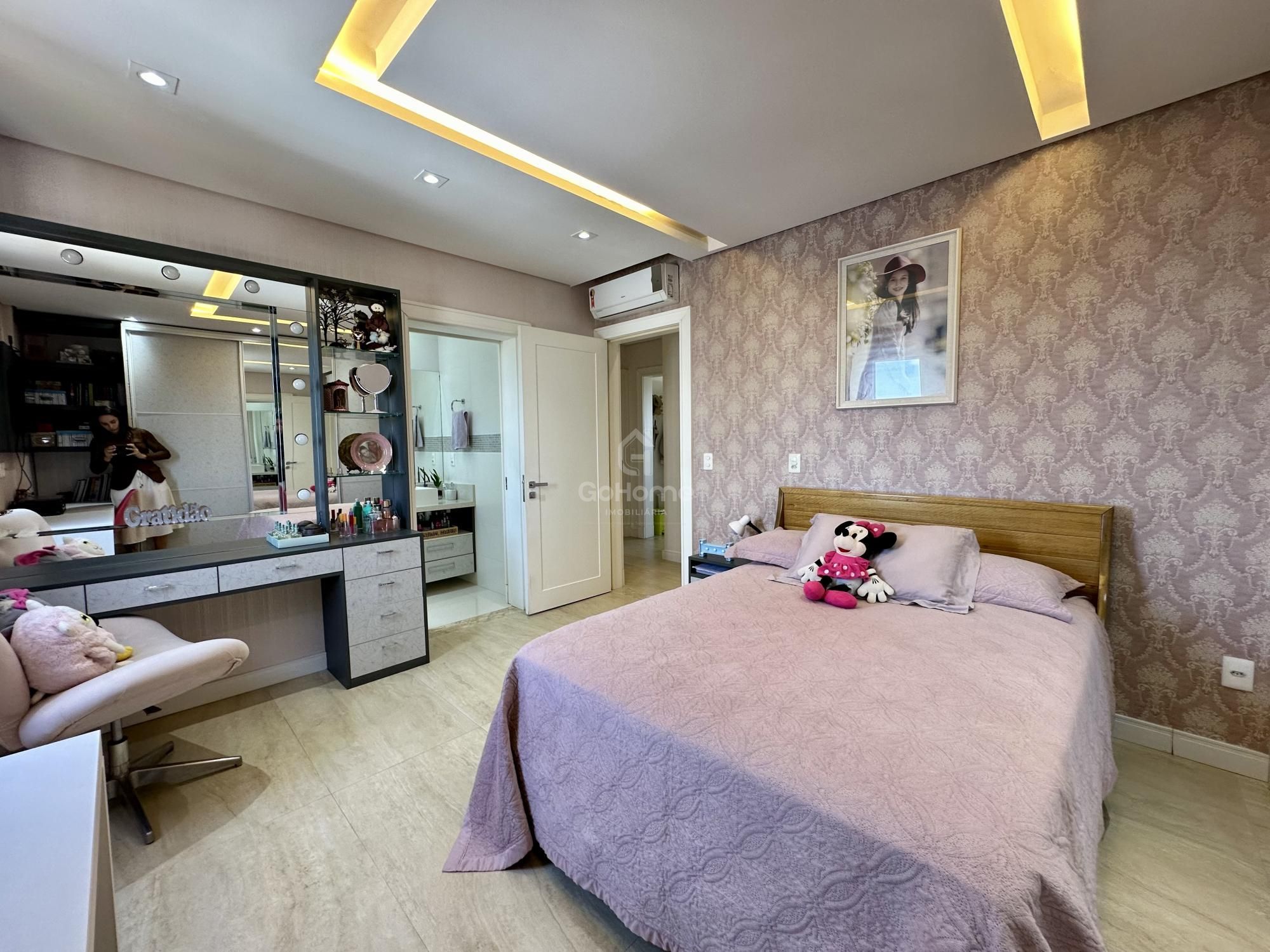 Apartamento mobiliado com 3 suítes