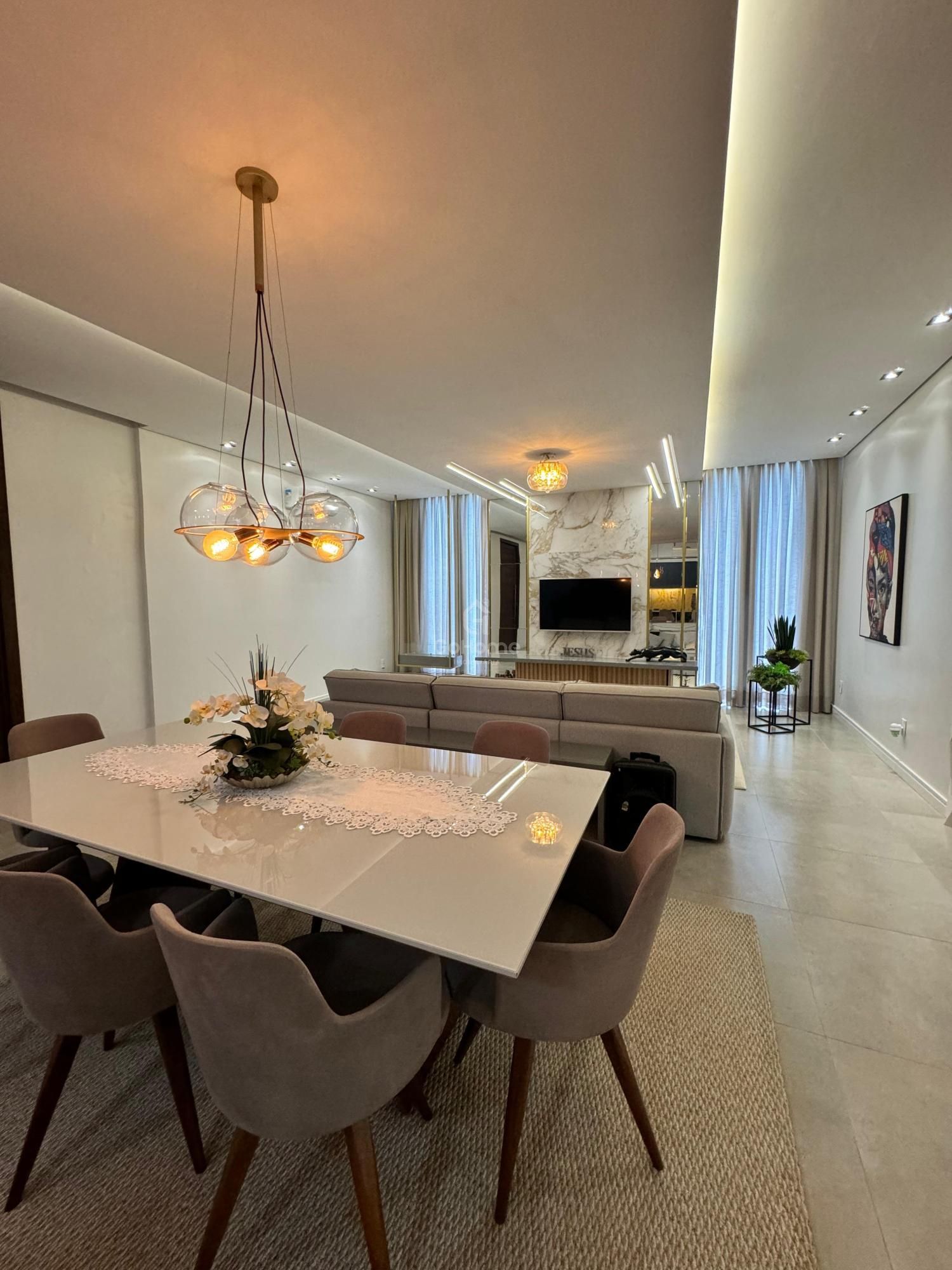 3801 – Casa semimobiliada com 2 Suítes, em Condomínio Fechado