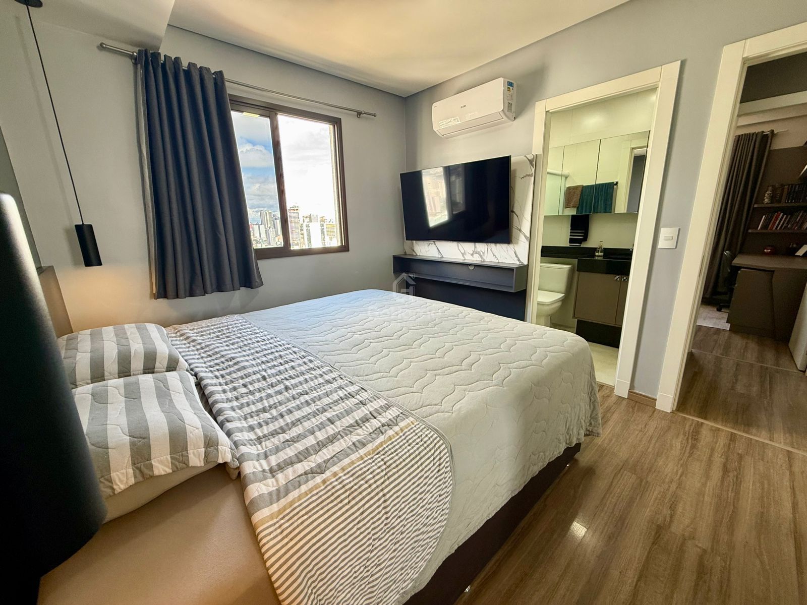 Apartamento Mobiliado à Venda
