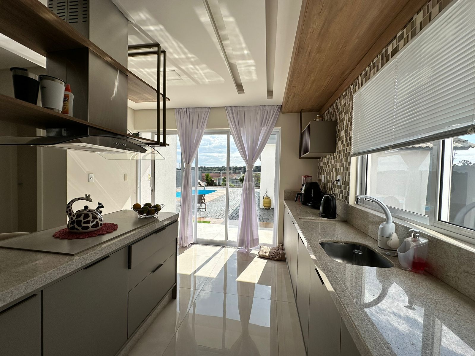 Casa com piscina no Bairro Jardins Lunardi