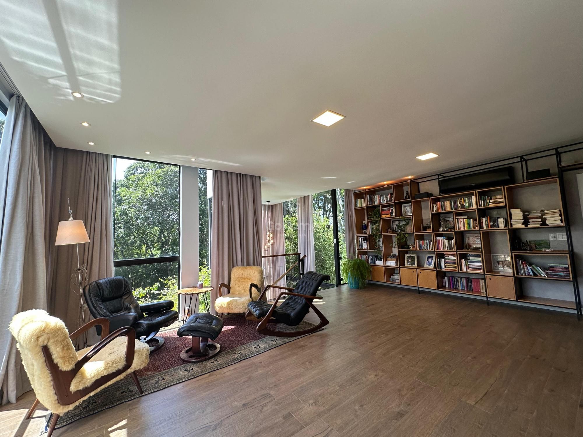 Casa em Condomínio Fechado