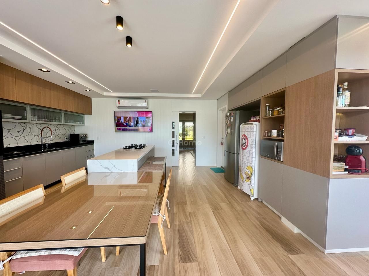 Linda casa em Condomínio Fechado