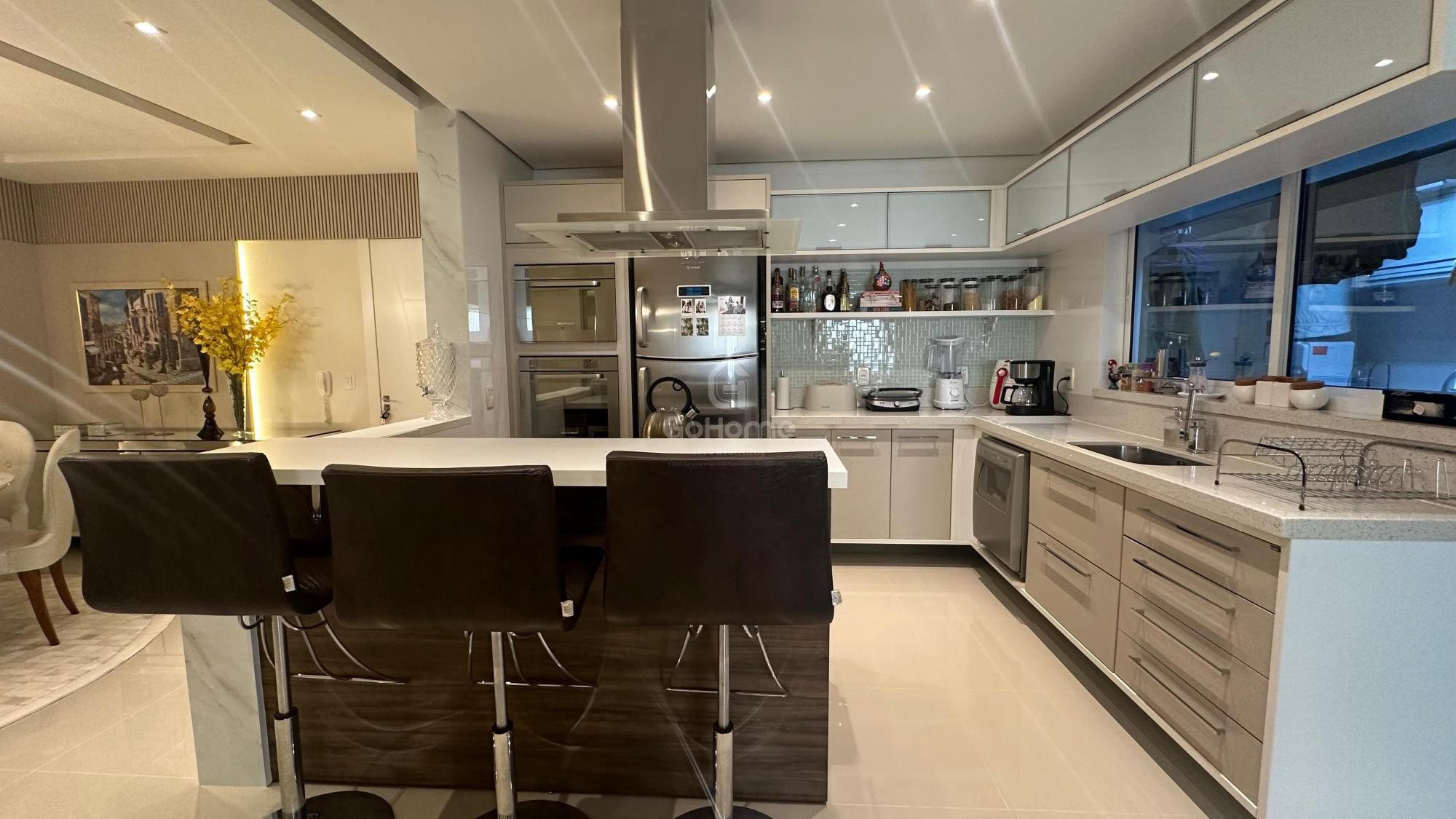 Apartamento Mobiliado à Venda em ótima localização