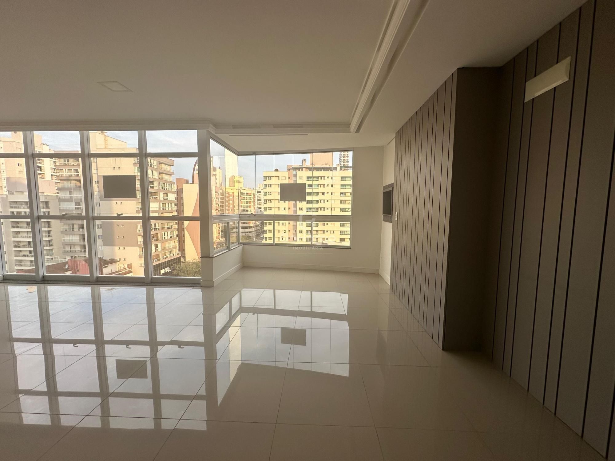 4401 – À Venda: Apartamento com 3 suítes e 2 vagas no Centro de Chapecó