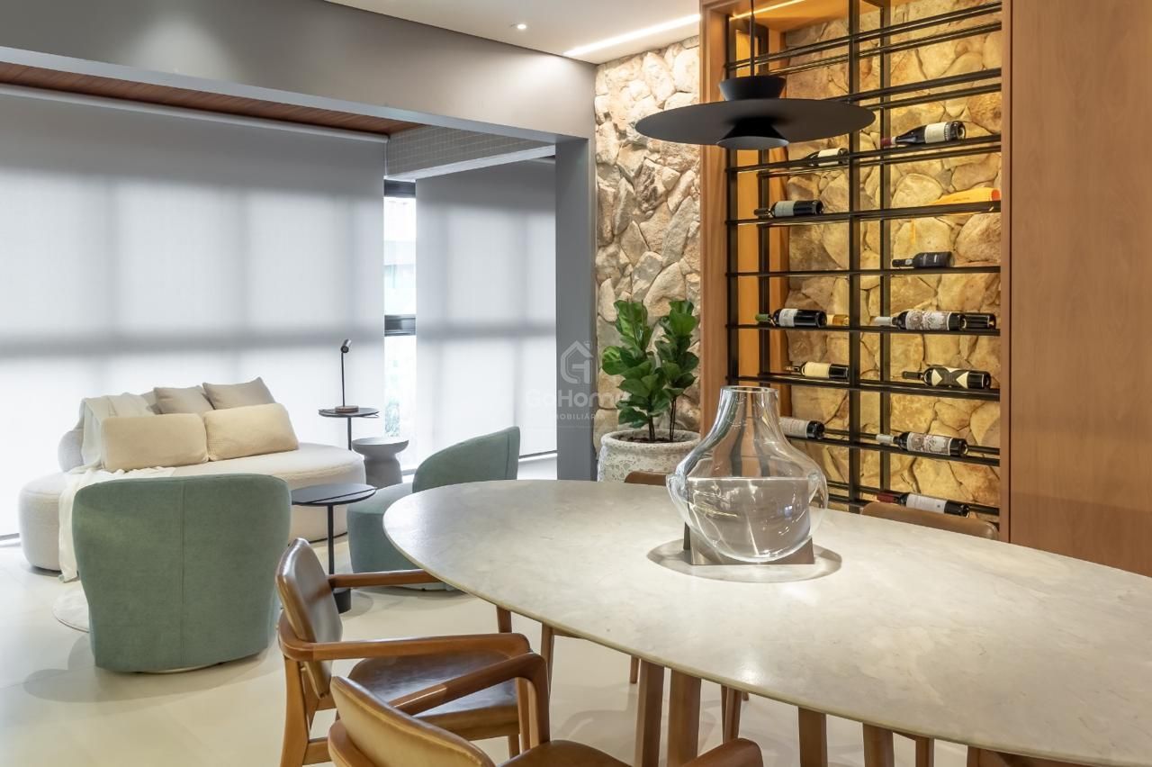 4668 – Apartamento com 3 suítes e piscina aquecida no Centro Chapecó