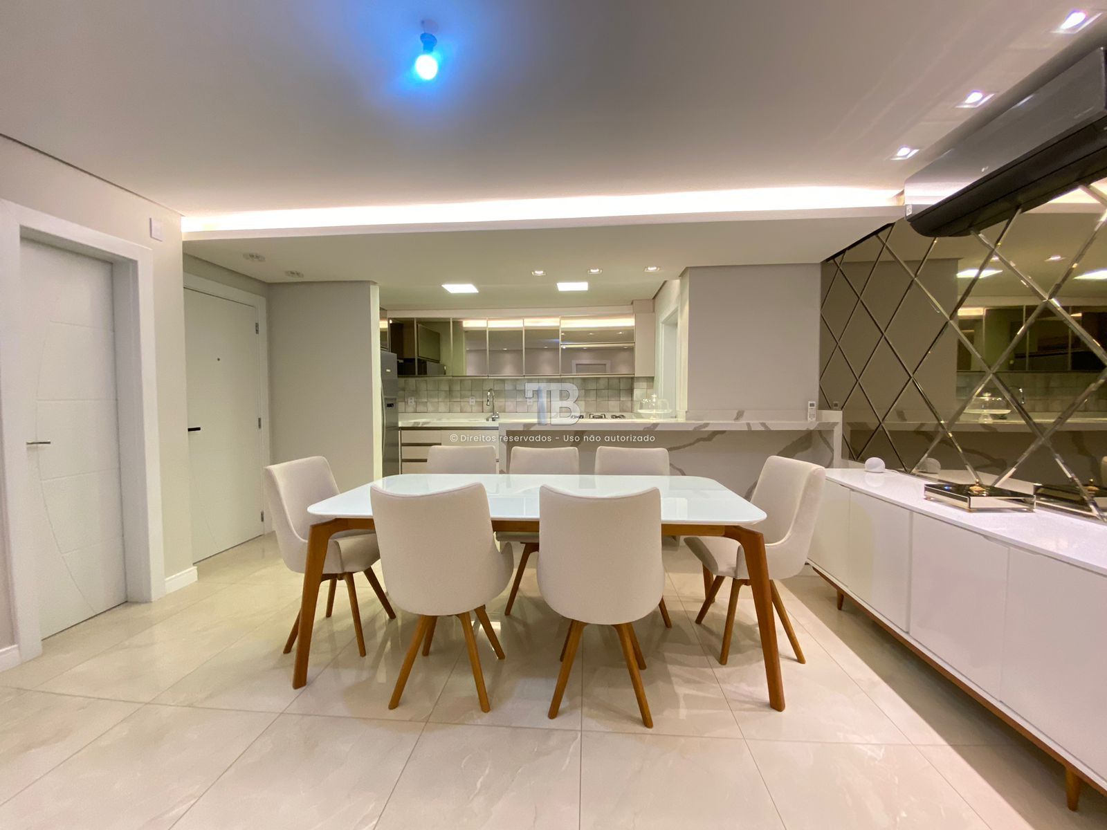 Apartamento com Mobília Planejada - Próximo da Prefeitura Municipal de Chapecó