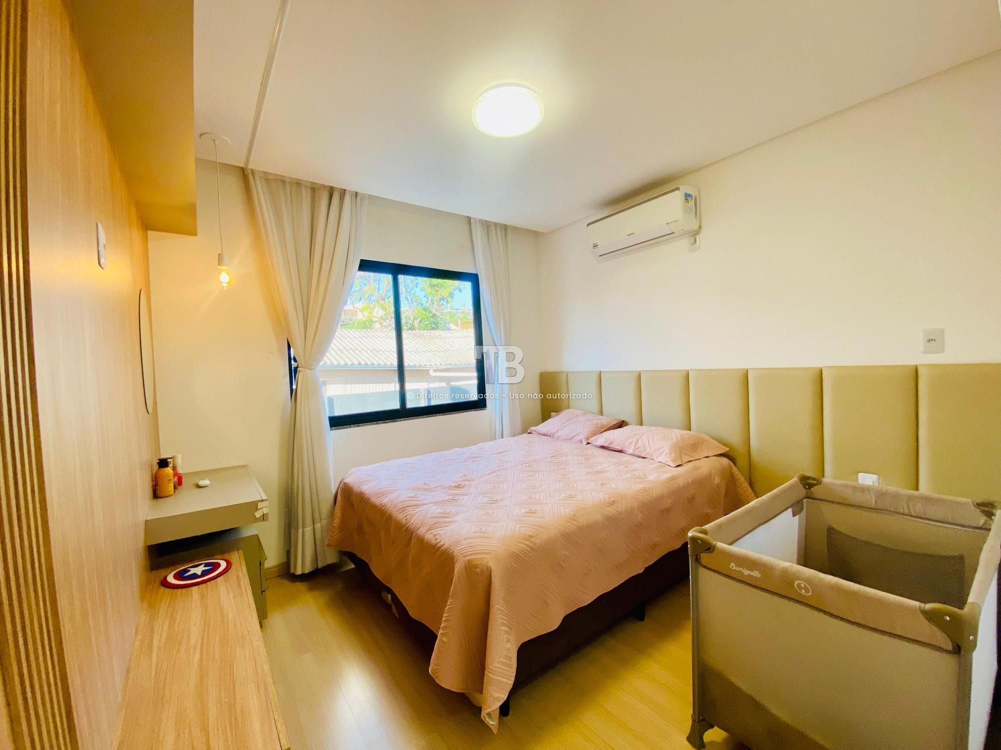 Casa Semimobiliada à Venda no Universitário