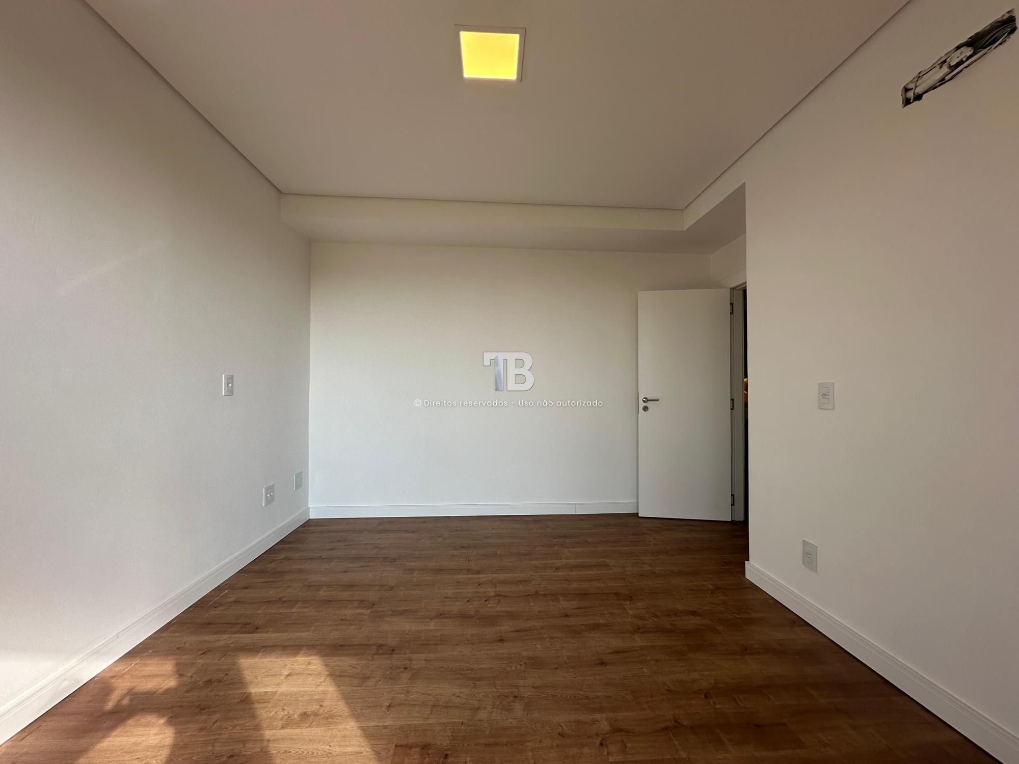 Casa em Condomínio Fechado