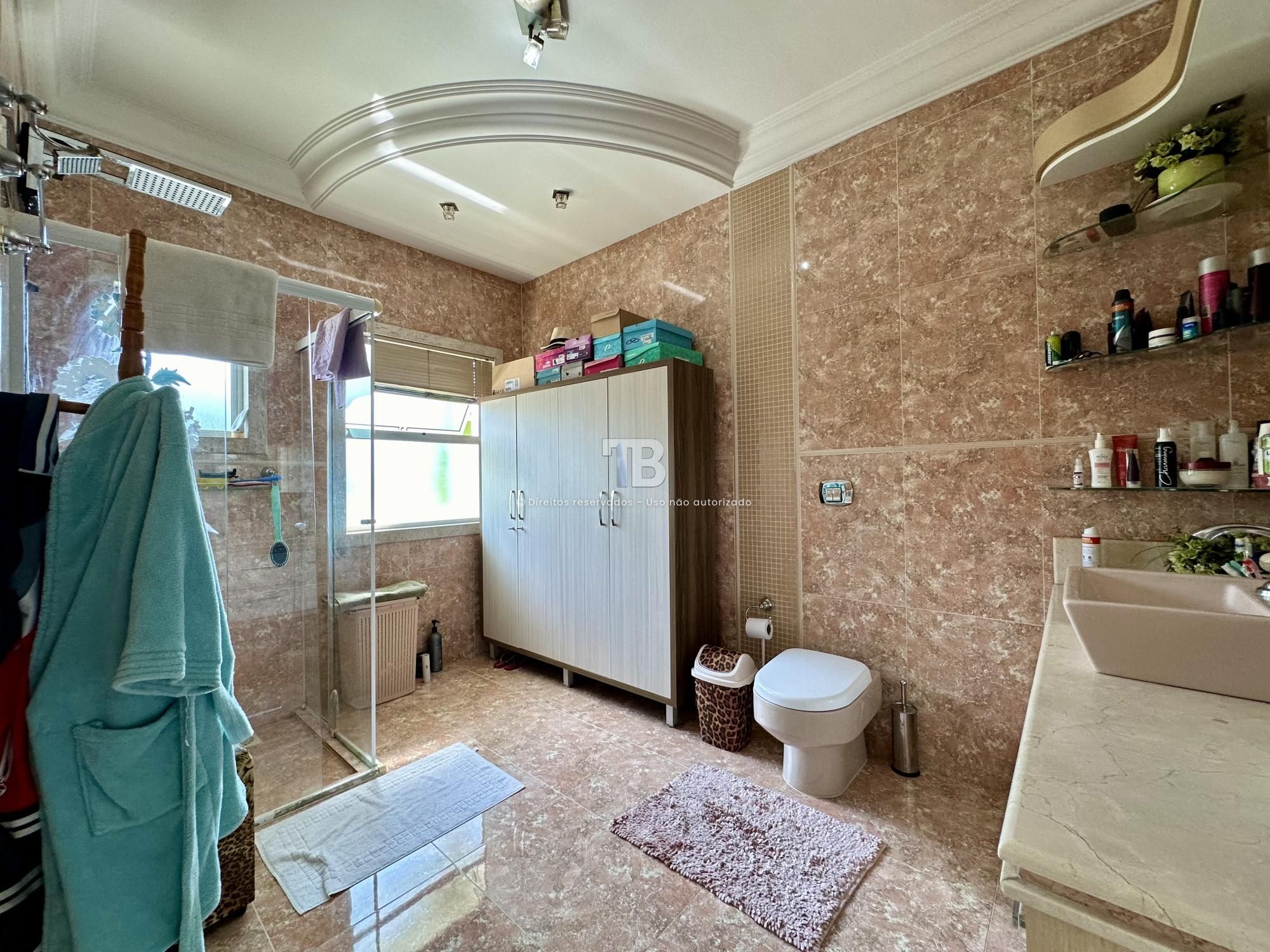 Casa com 4 Quartos - Jardim Itália