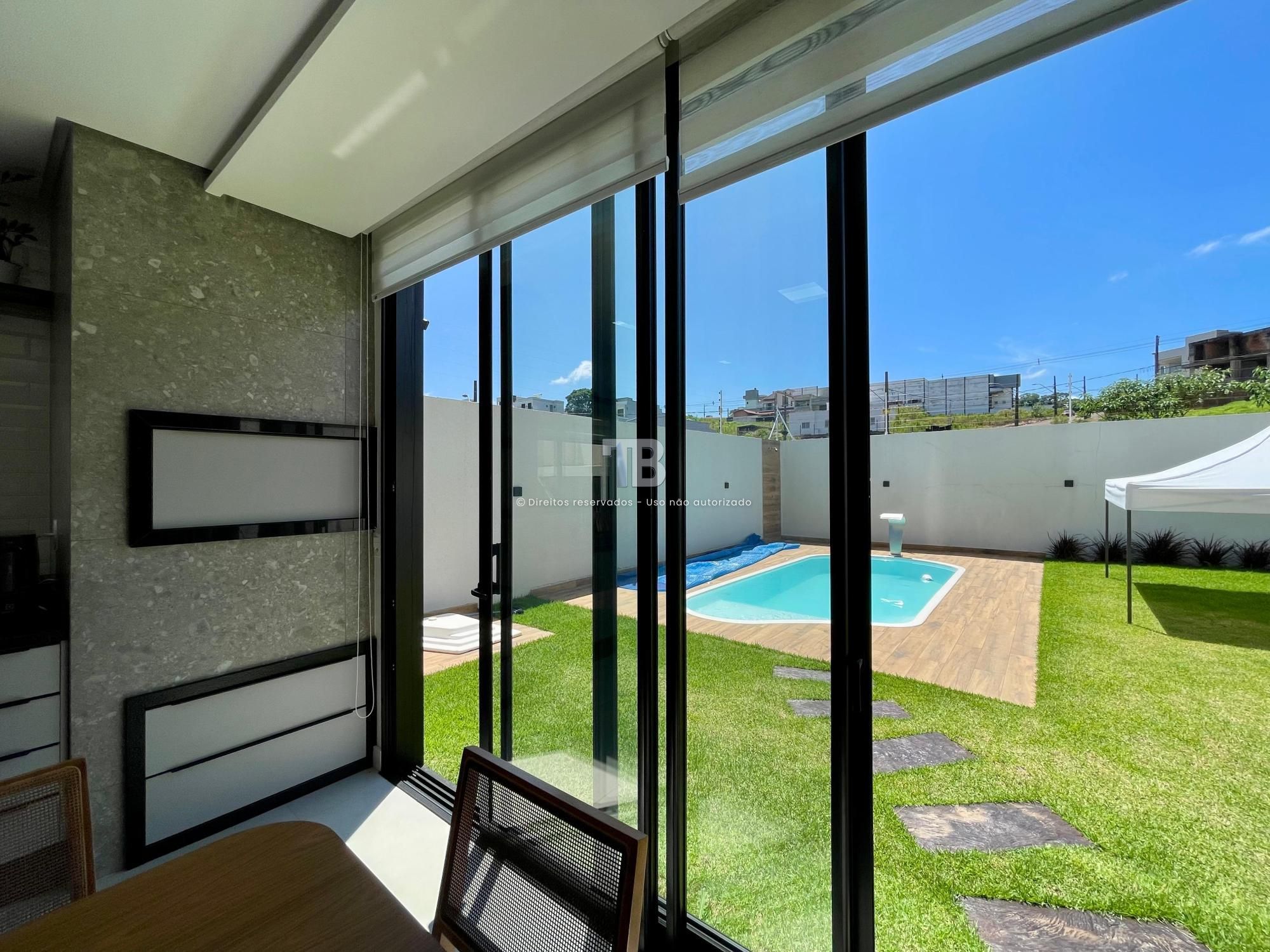 Casa à Venda com 3 suítes