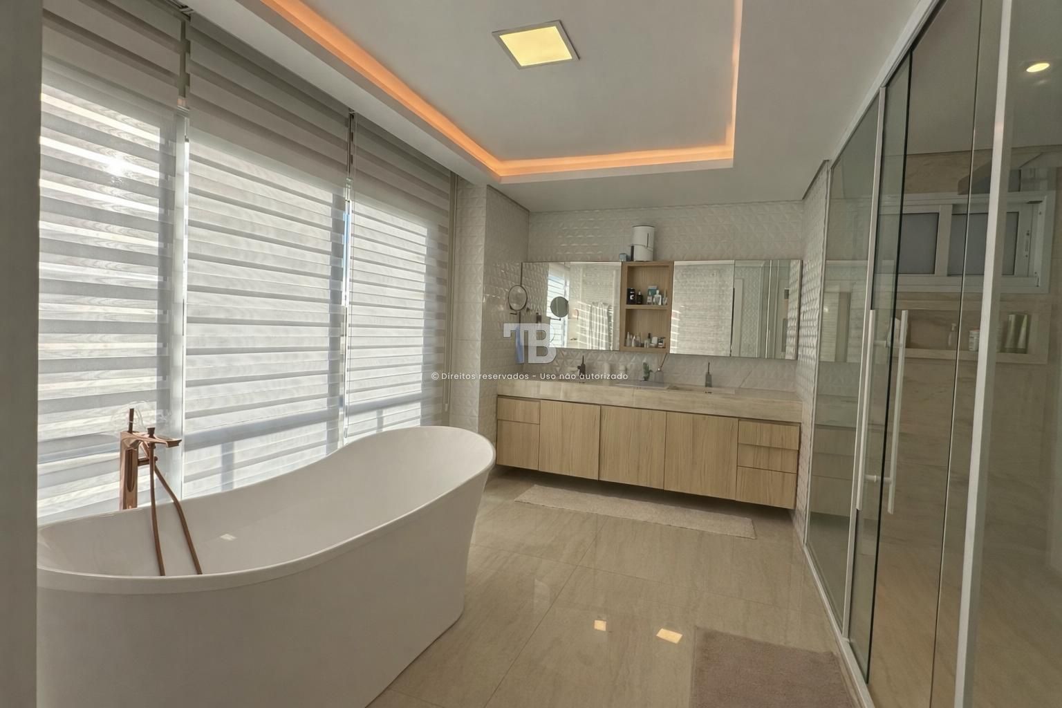 Casa de Alto Padrão Semimobiliada