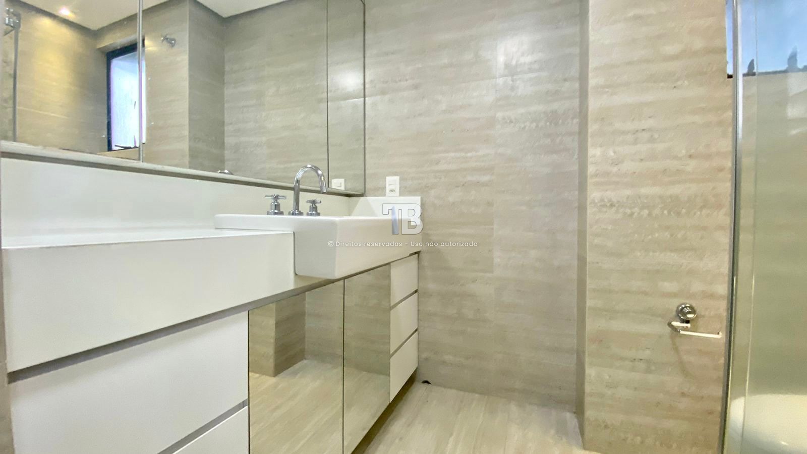 Apartamento mobiliado com 2 suítes