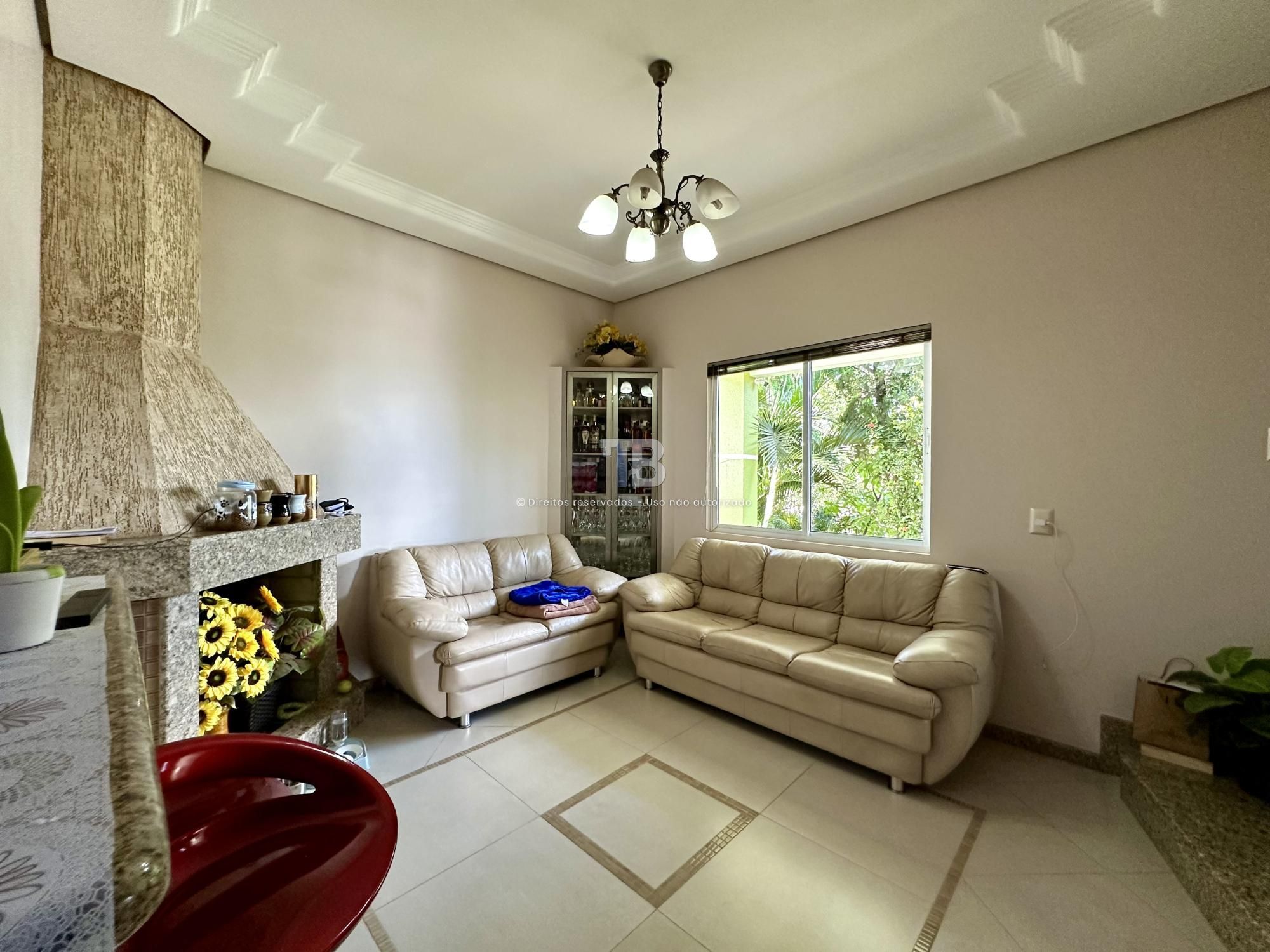 Casa com 4 Quartos - Jardim Itália
