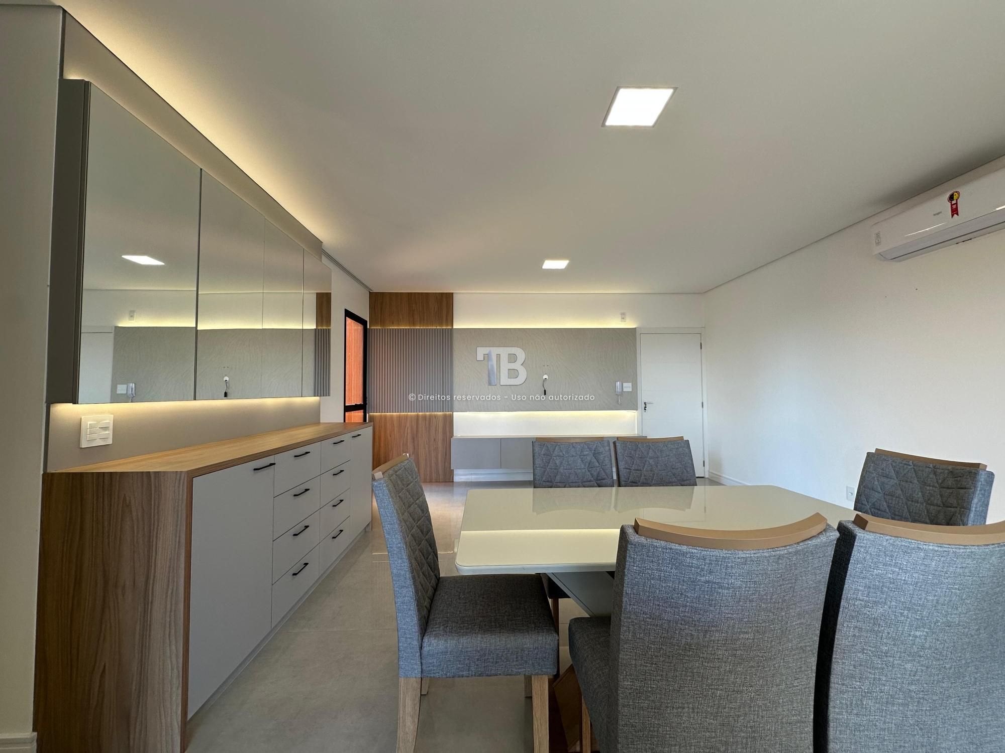 Apartamento Semimobiliado