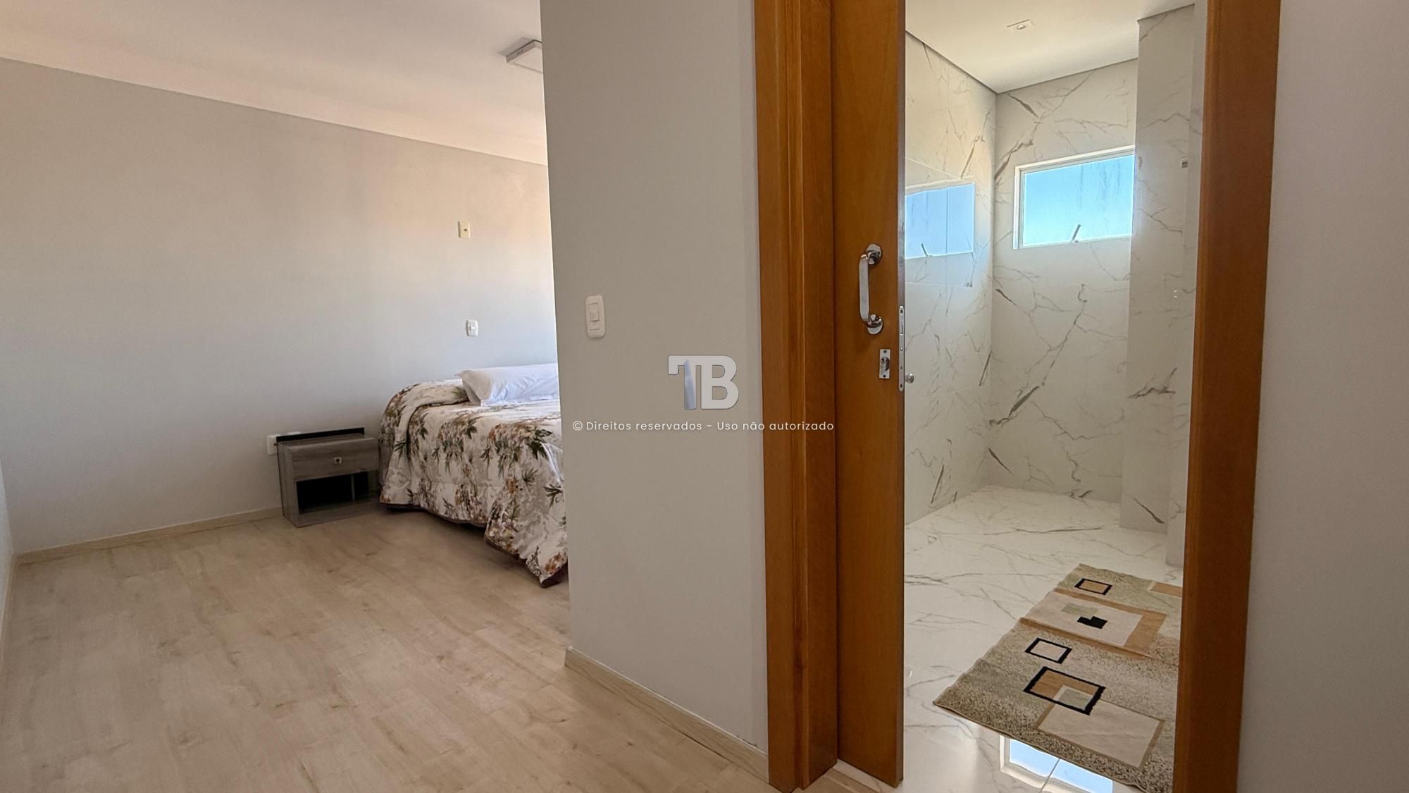 Apartamento Semimobiliado com 4 dormitórios