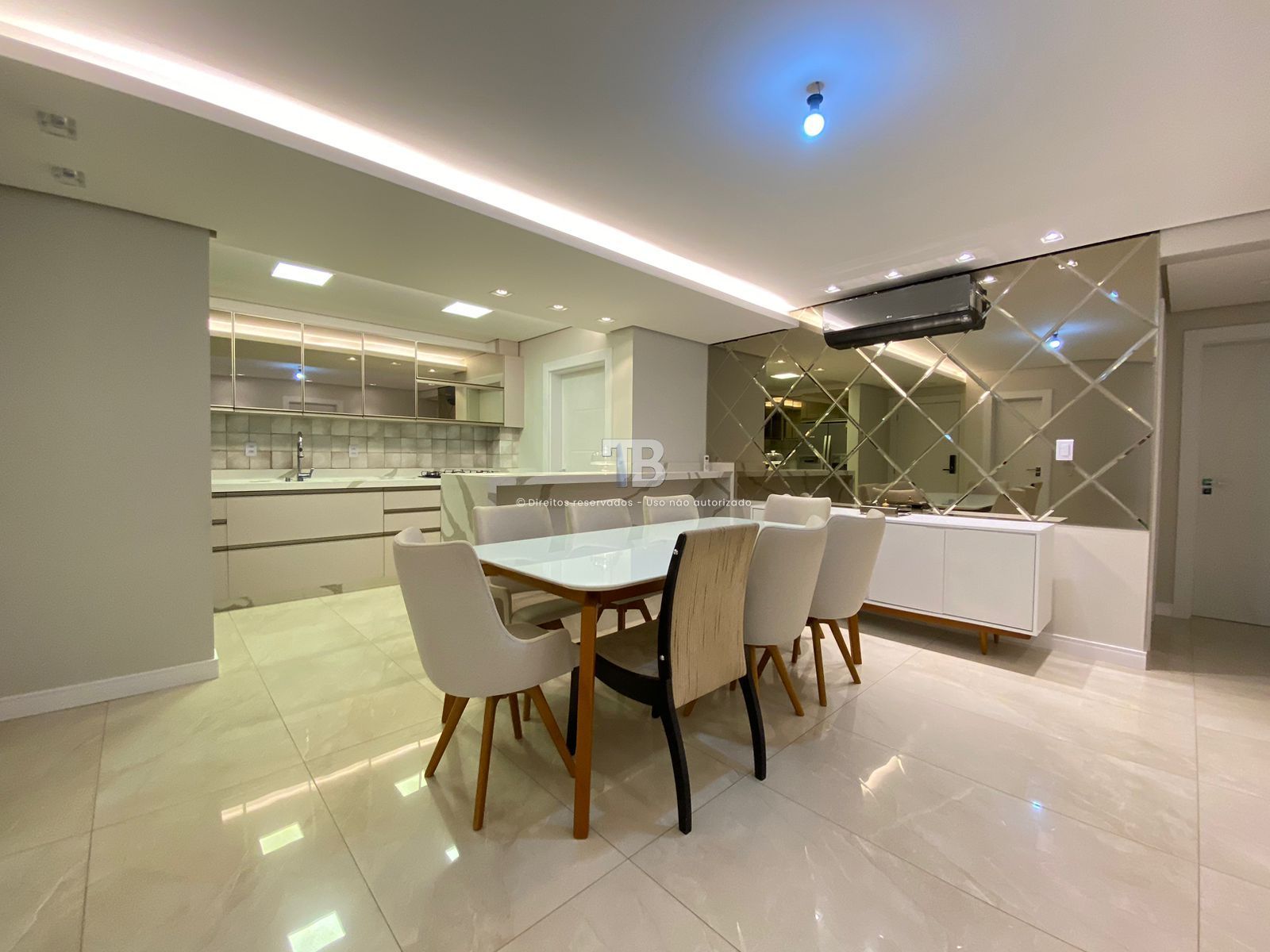 Apartamento com Mobília Planejada - Próximo da Prefeitura Municipal de Chapecó