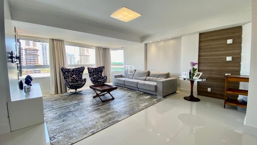 Apartamento Exclusivo: 3 Suítes, Centro