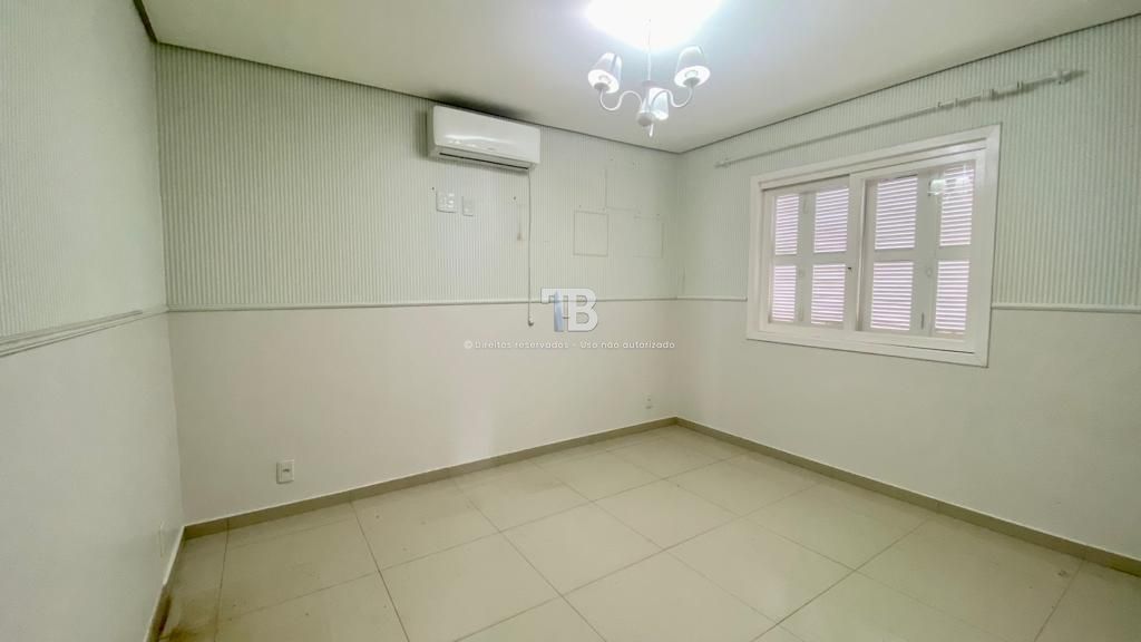 1069 – Casa térrea com piscina e semi mobiliada, no Passo dos Fortes