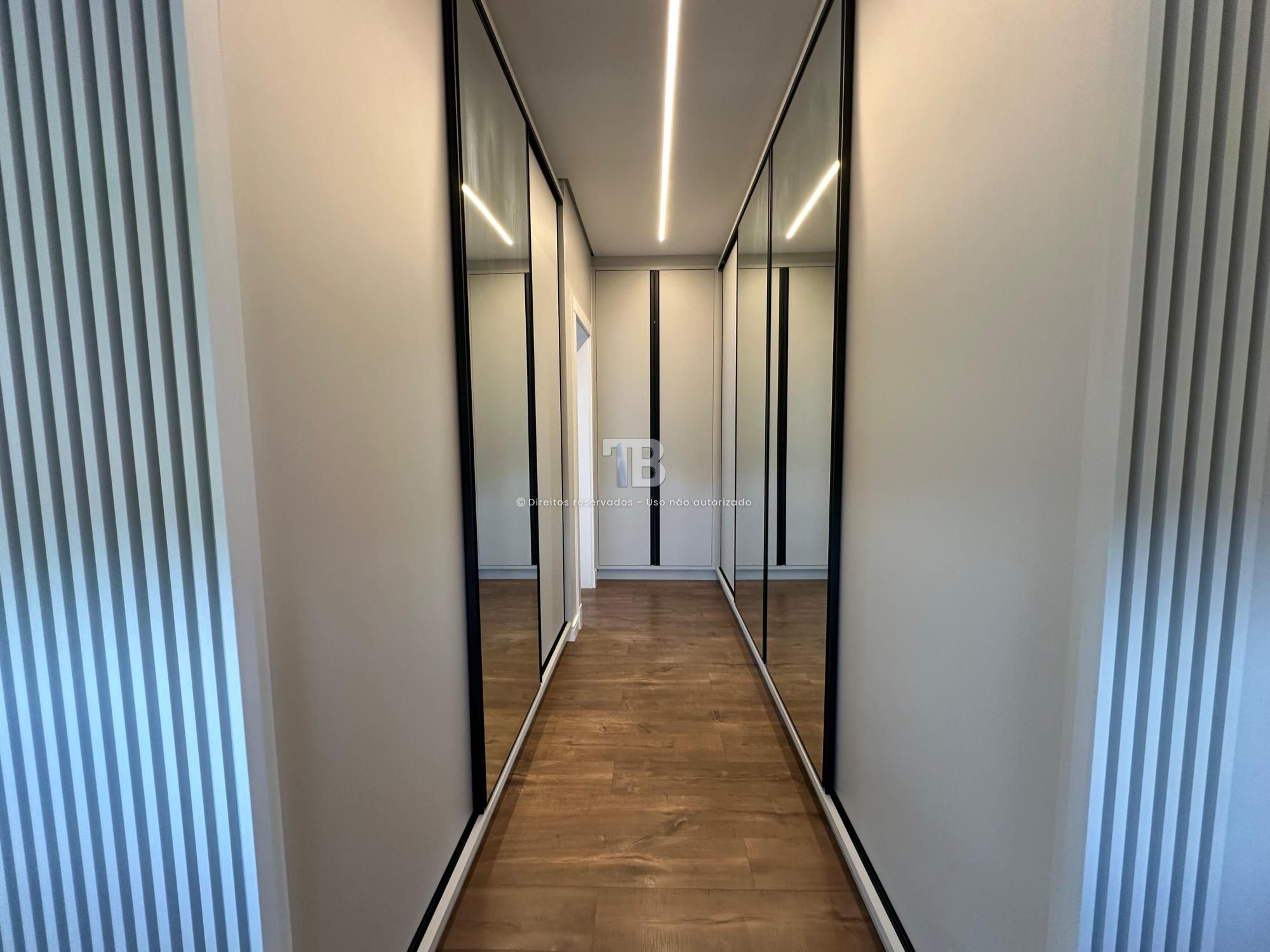 Casa Semimobiliada com Piscina