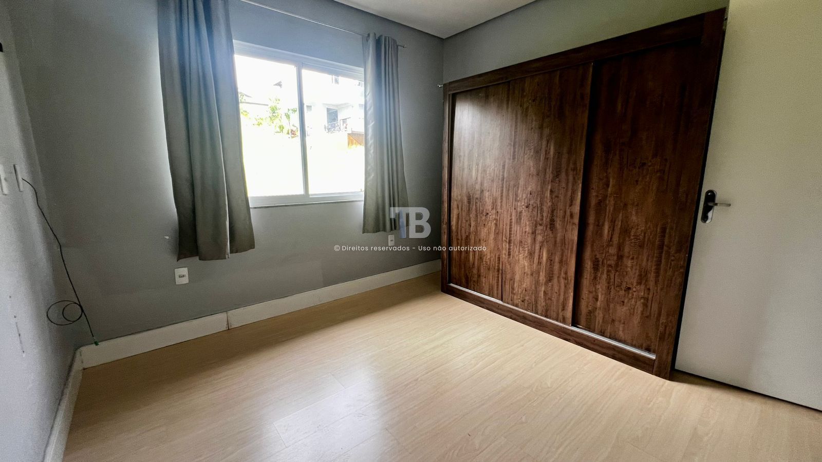 Casa em Condomínio Fechado Semimobiliada