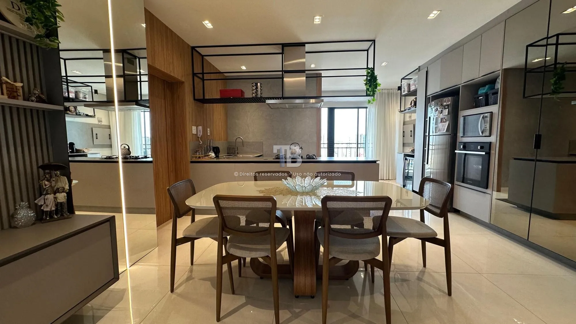 Apartamento Semimobiliado em ótima localização